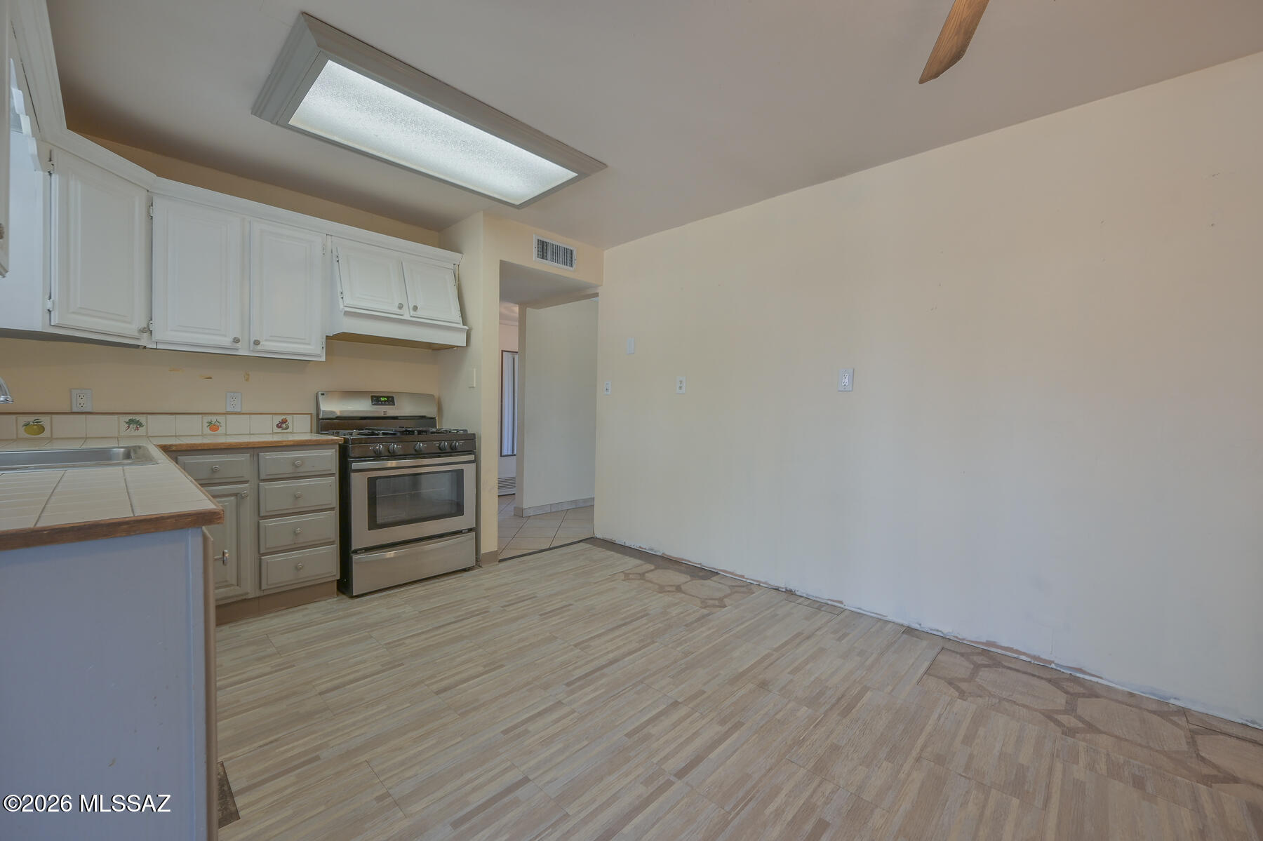2426 E 20th Street