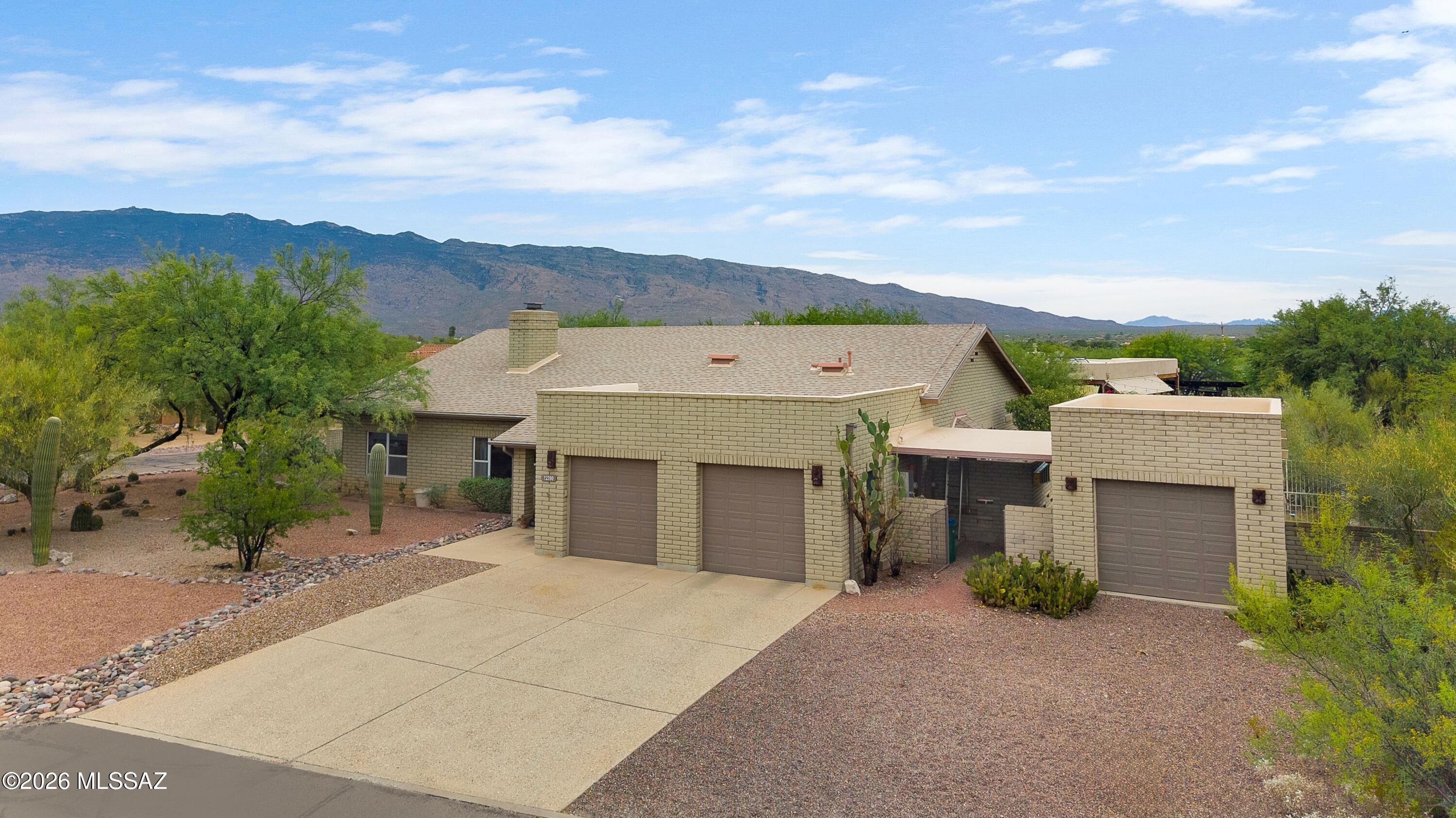 12390 E Avenida De La Vista Verde