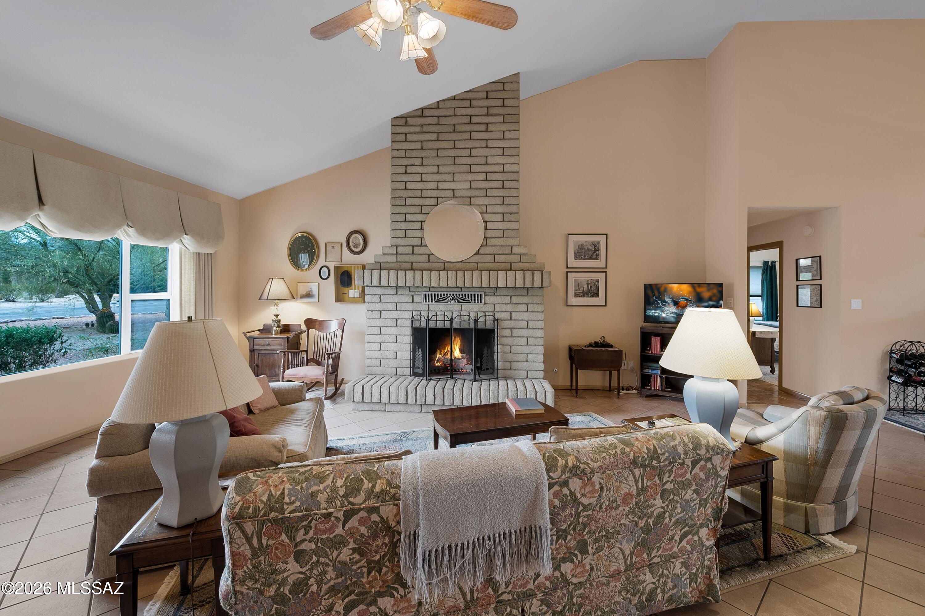 12390 E Avenida De La Vista Verde