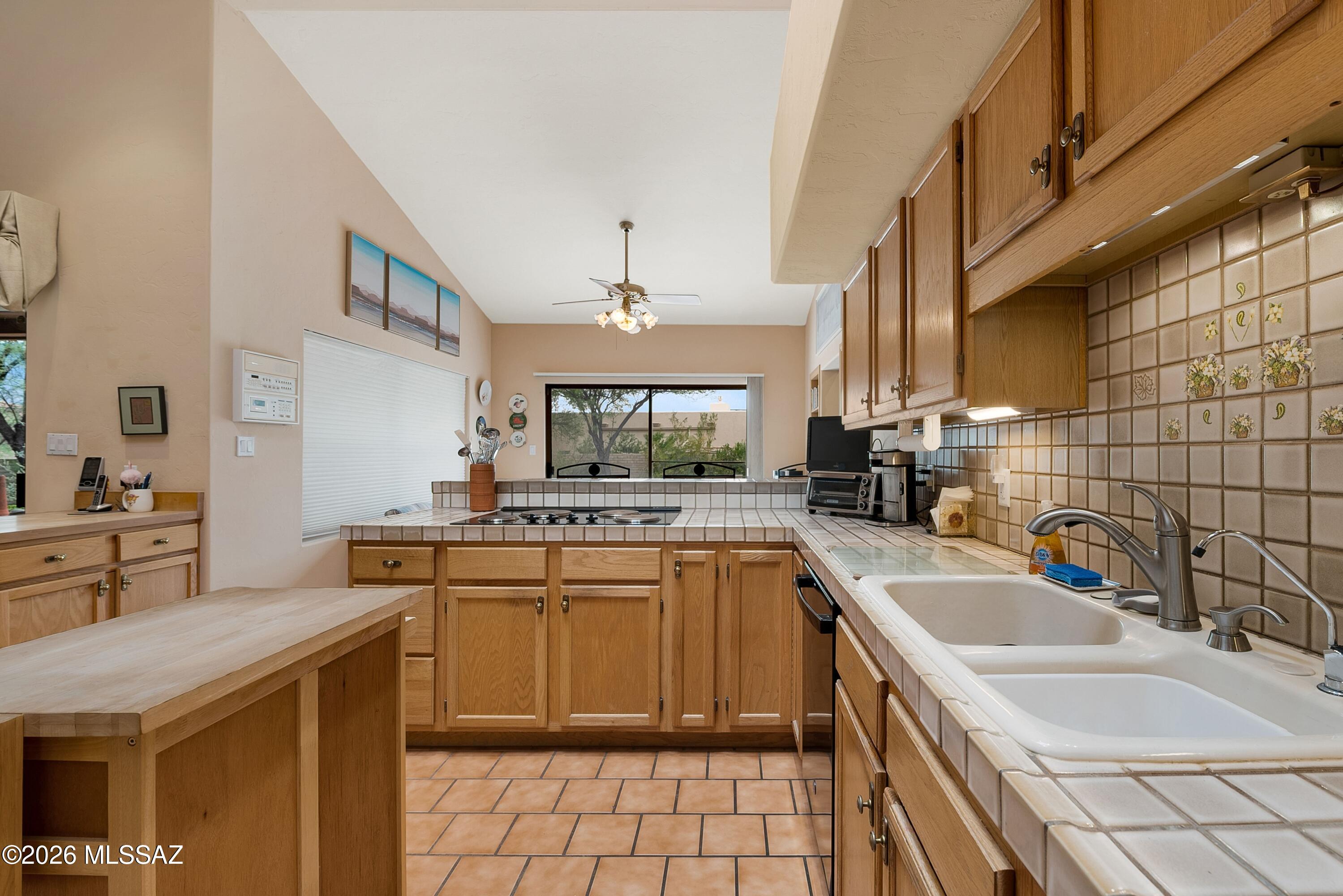 12390 E Avenida De La Vista Verde