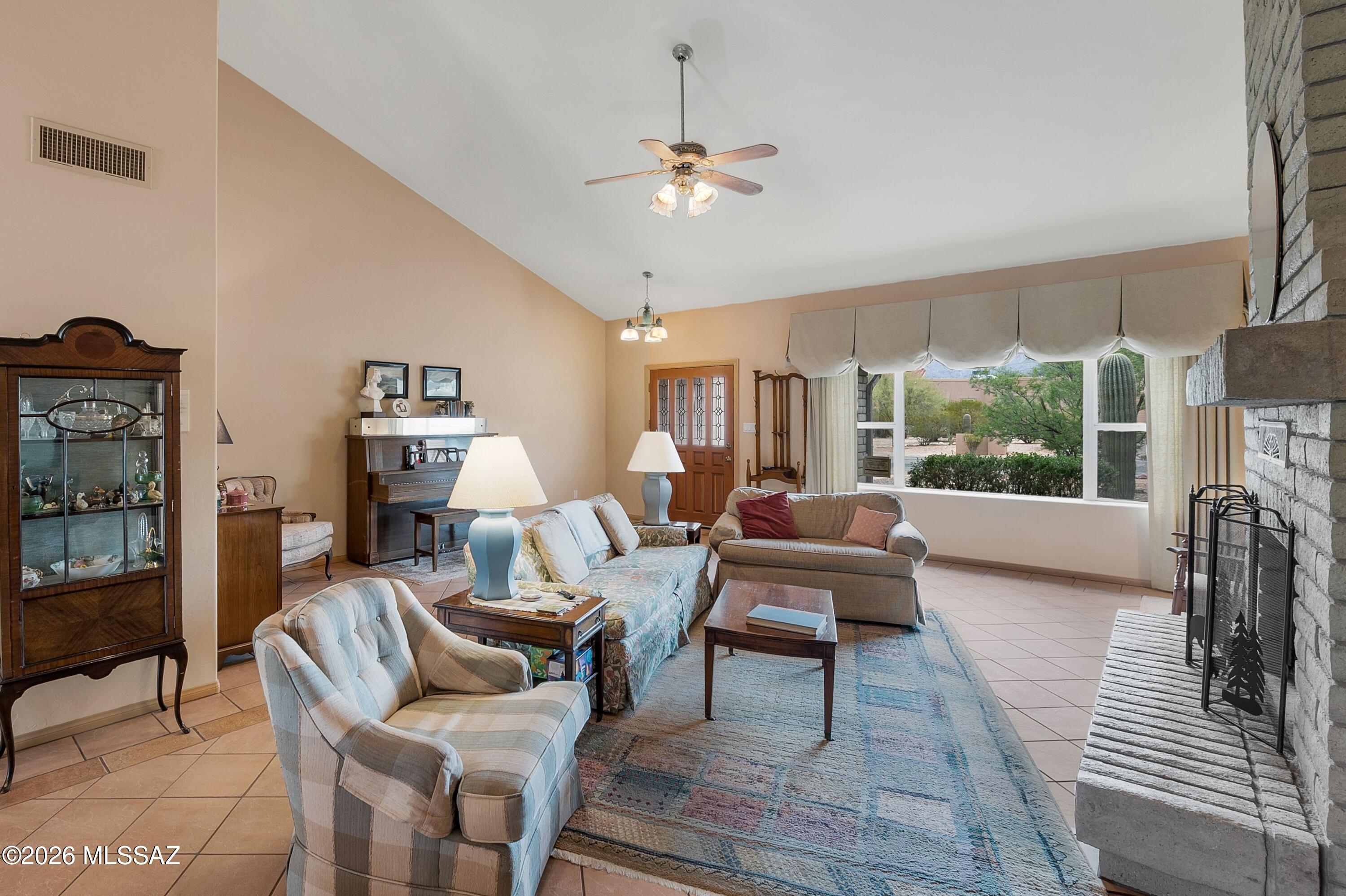 12390 E Avenida De La Vista Verde