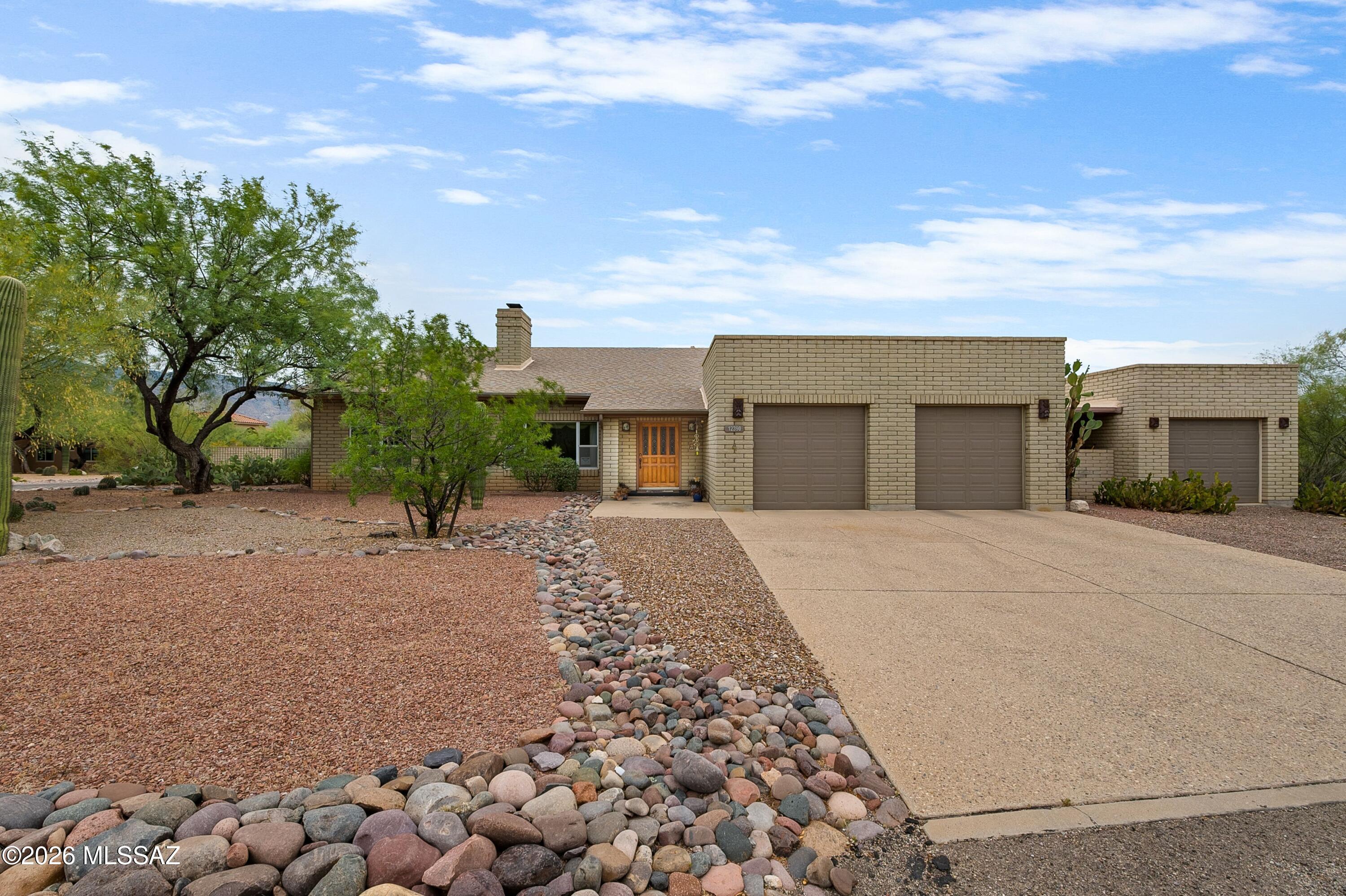 12390 E Avenida De La Vista Verde