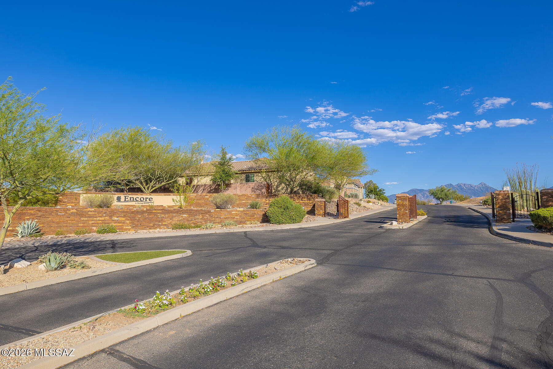 1390 E Stronghold Canyon Lane
