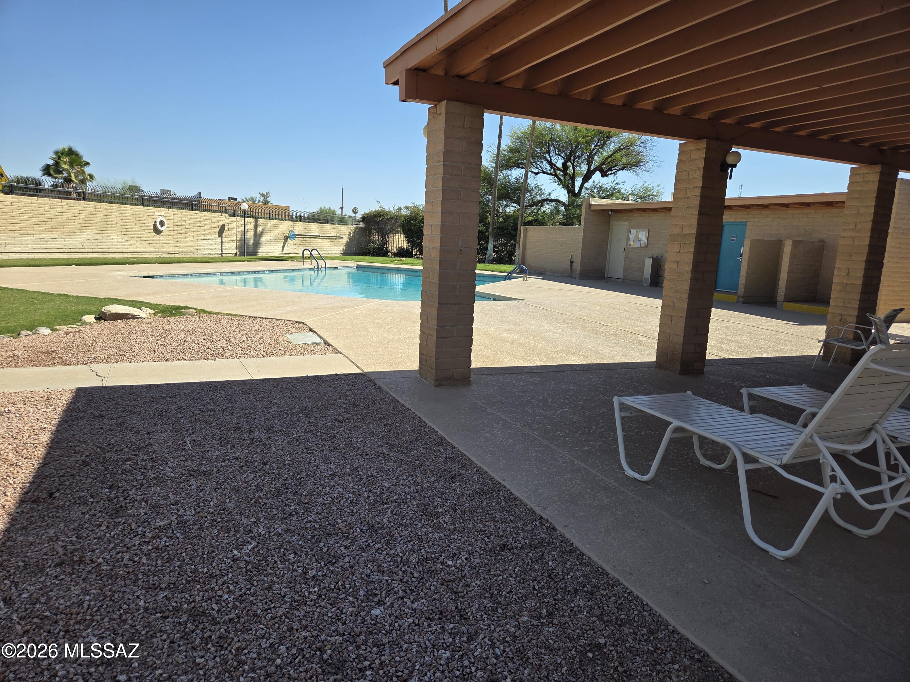 925 S Pantano Parkway