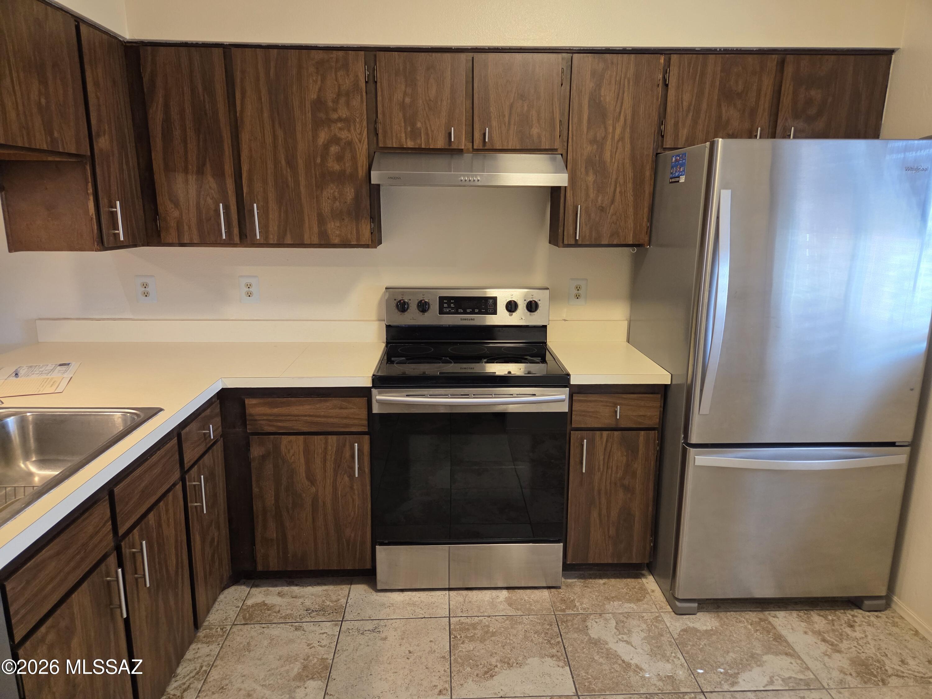 925 S Pantano Parkway