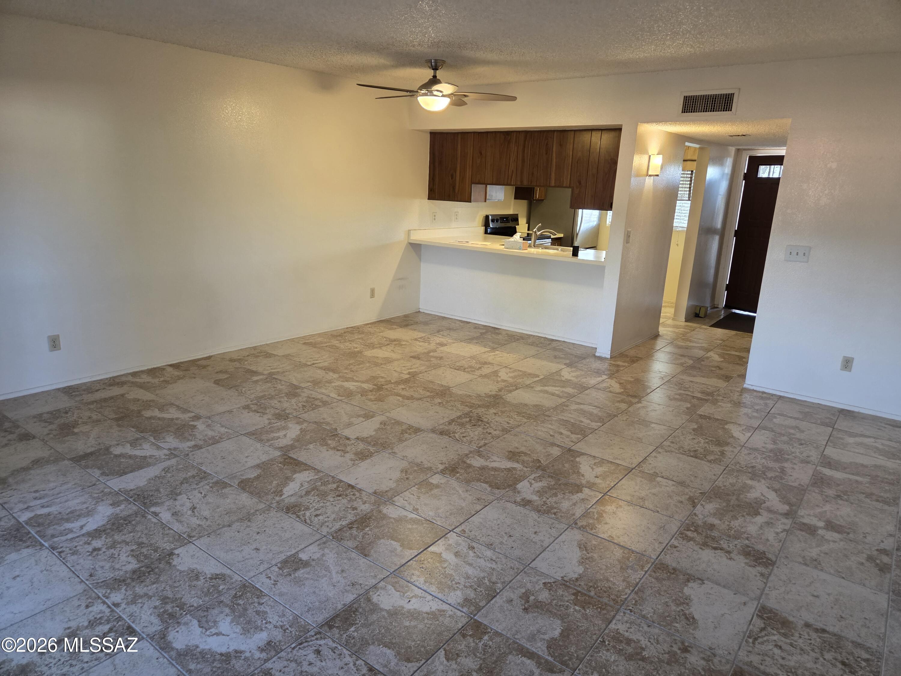 925 S Pantano Parkway