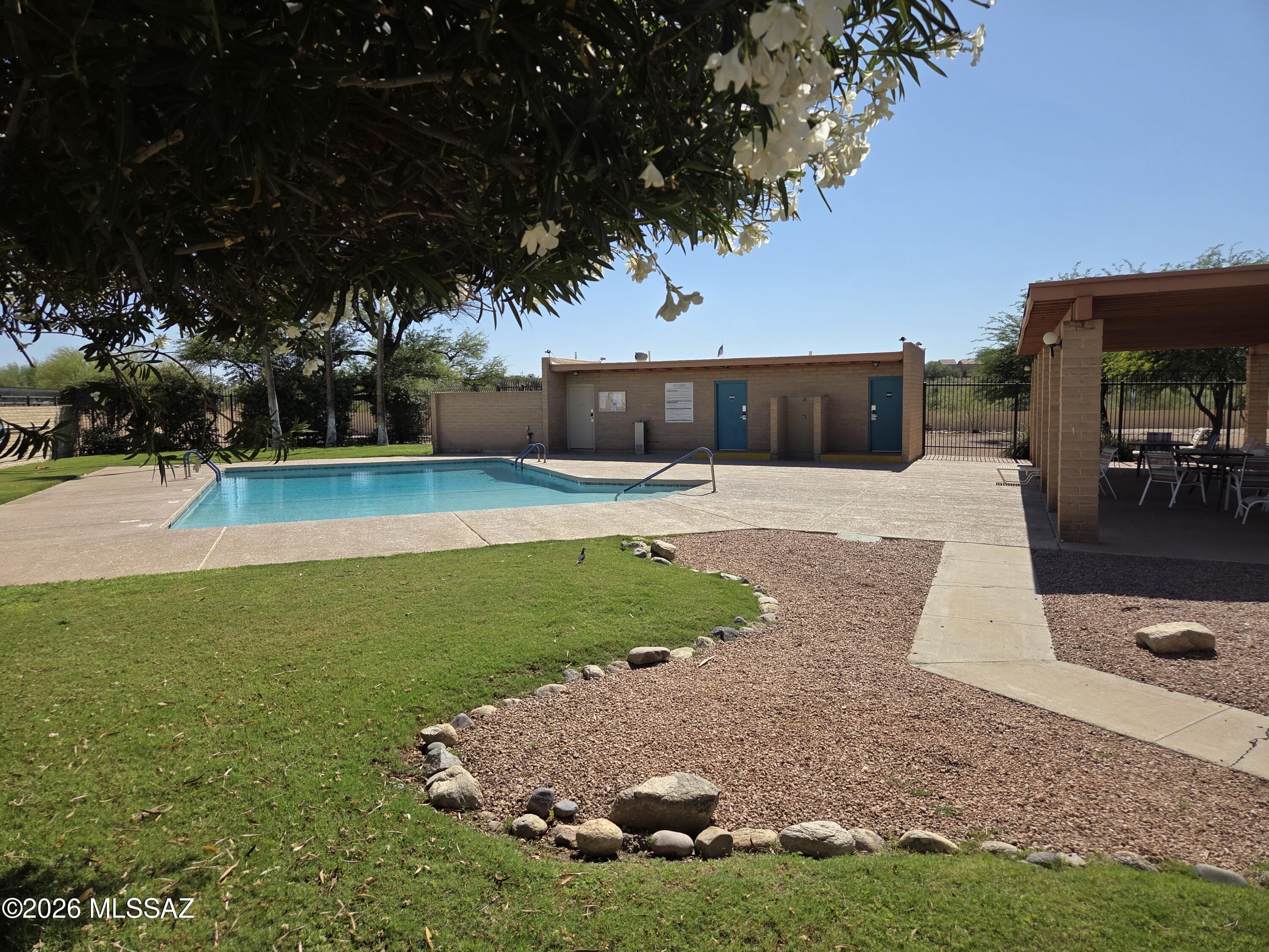 925 S Pantano Parkway