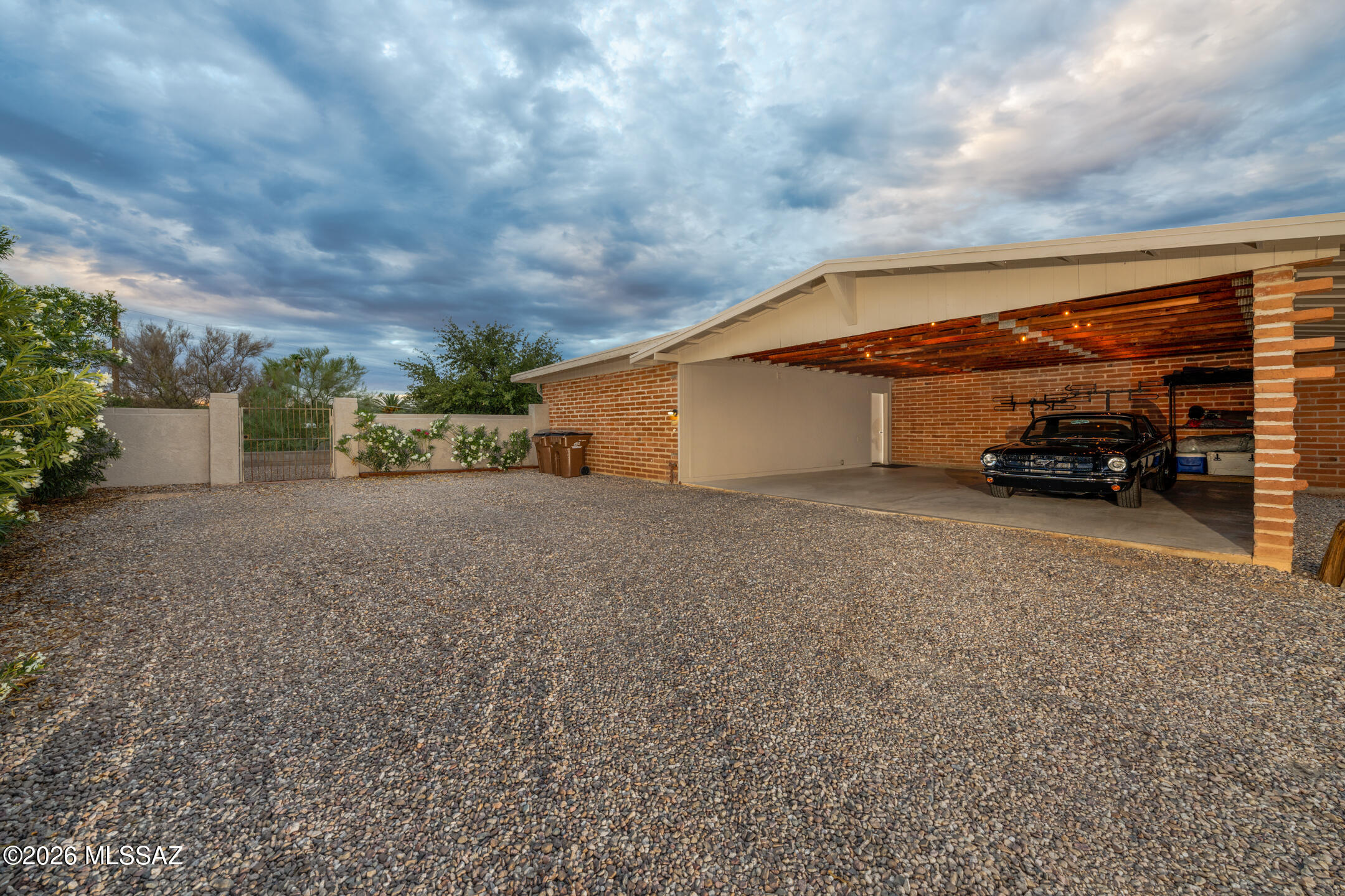 7049 N Magic Lane