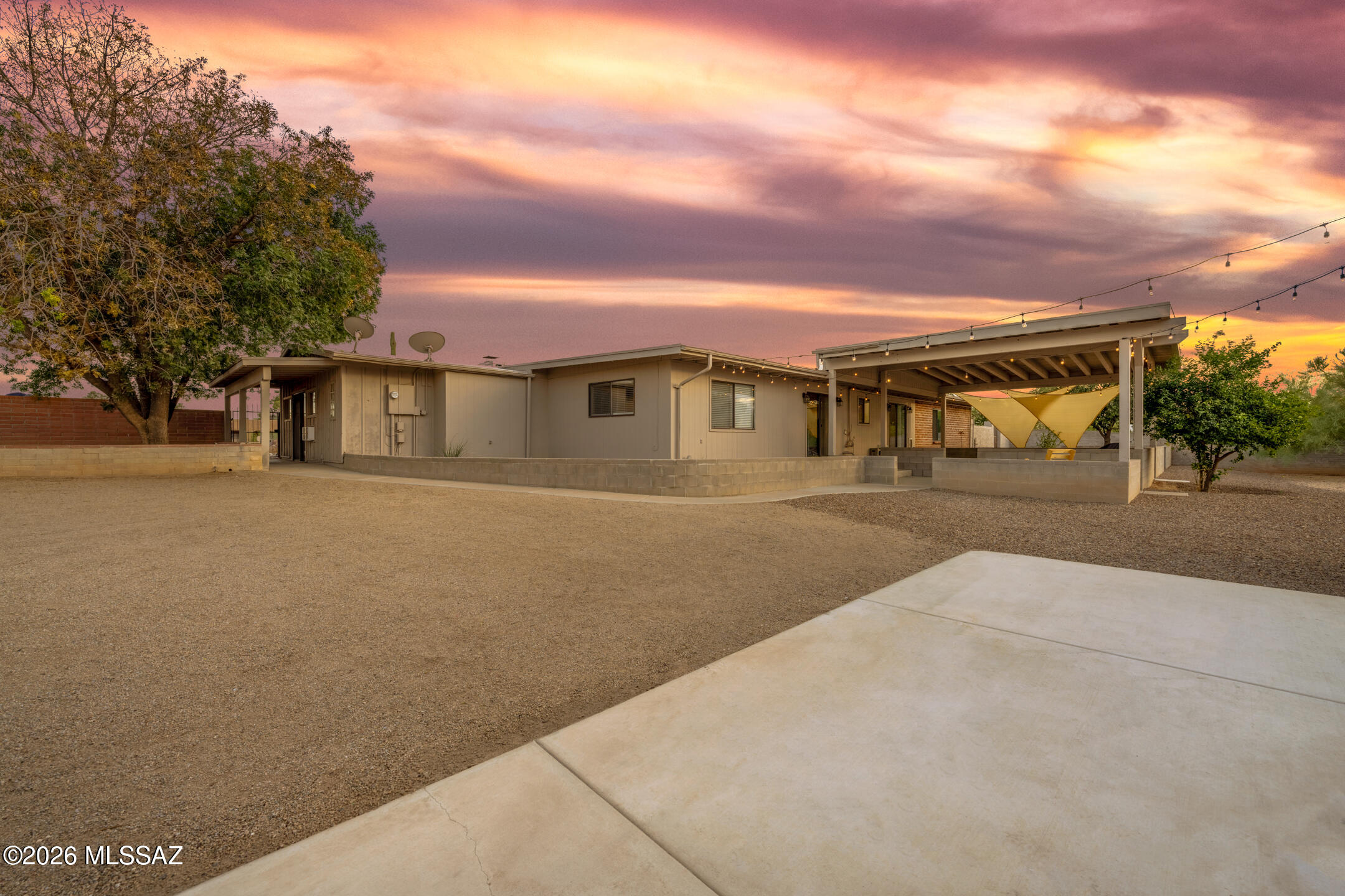 7049 N Magic Lane