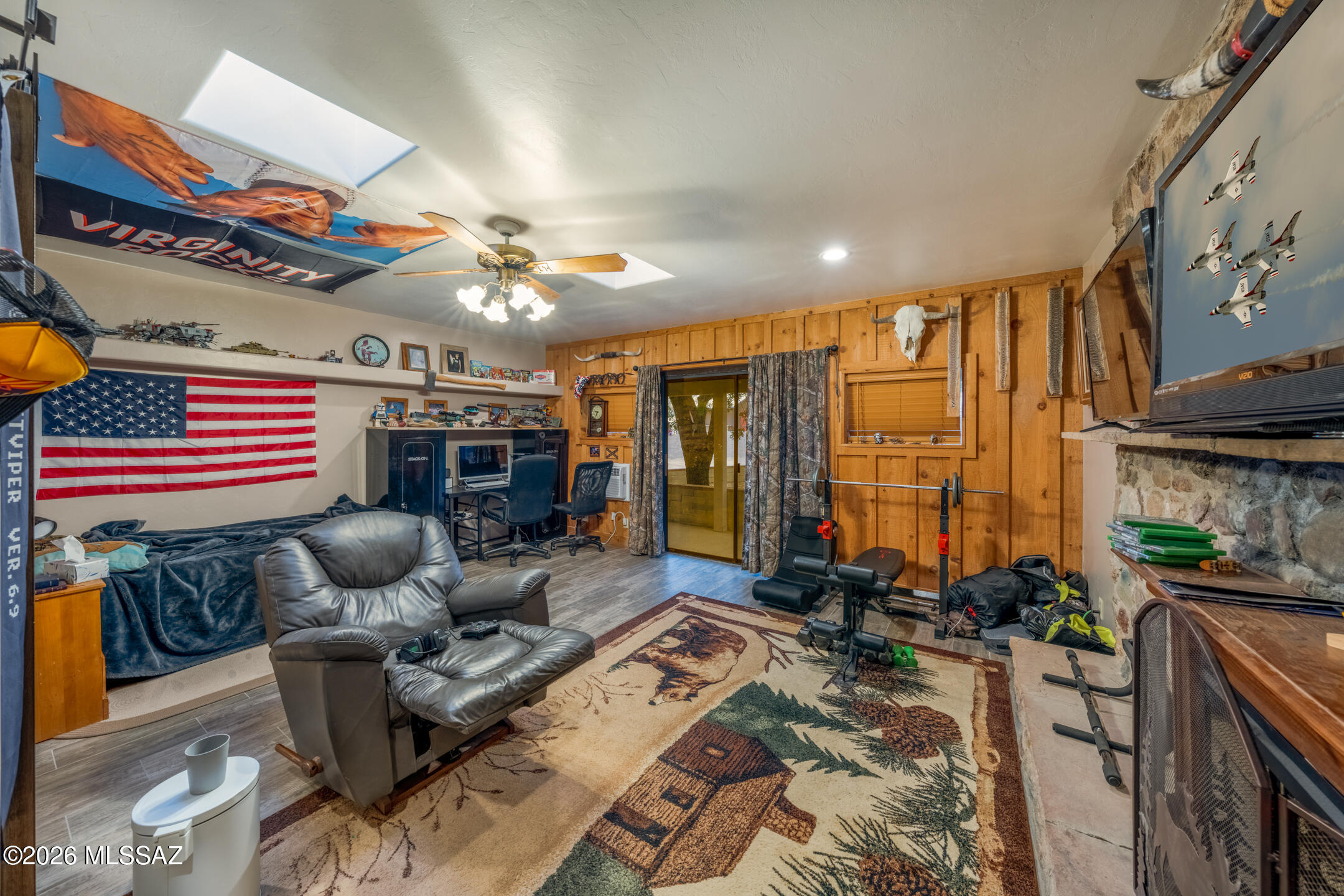 7049 N Magic Lane