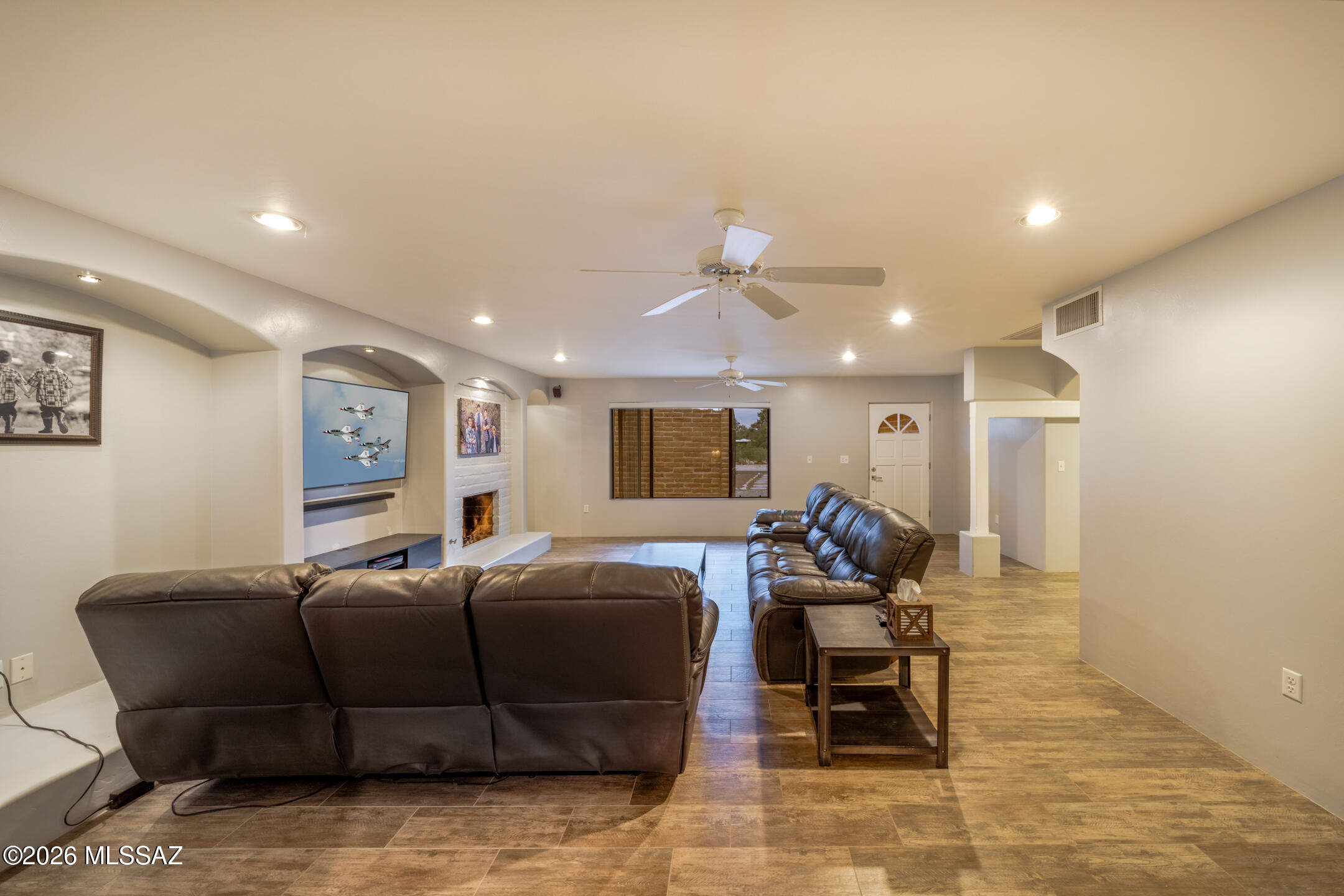 7049 N Magic Lane