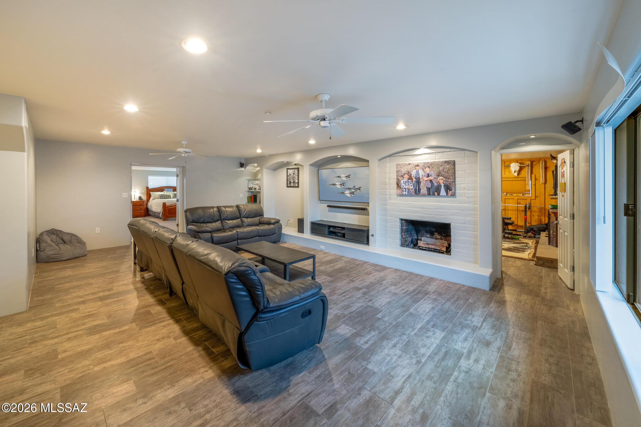 7049 N Magic Lane