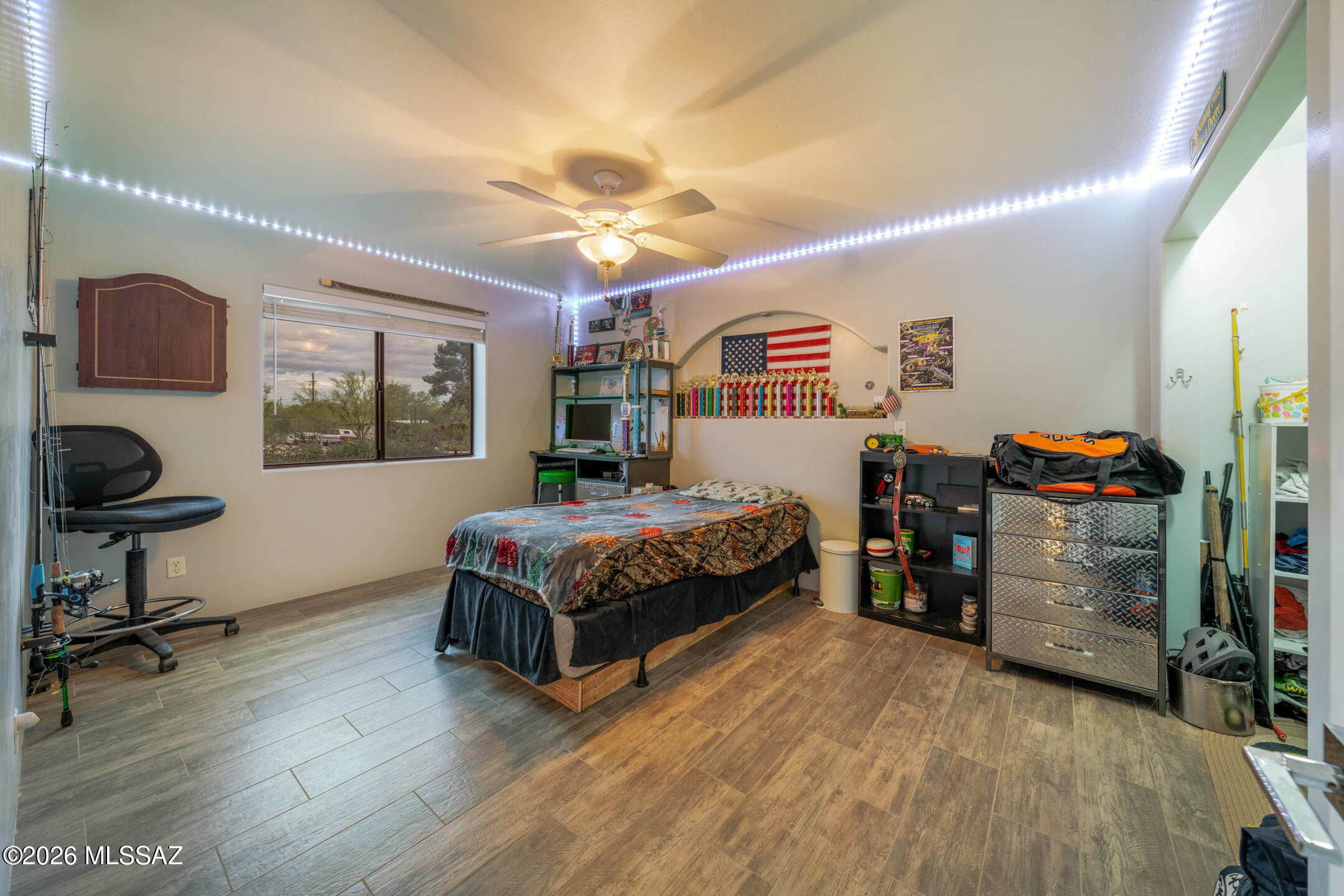 7049 N Magic Lane