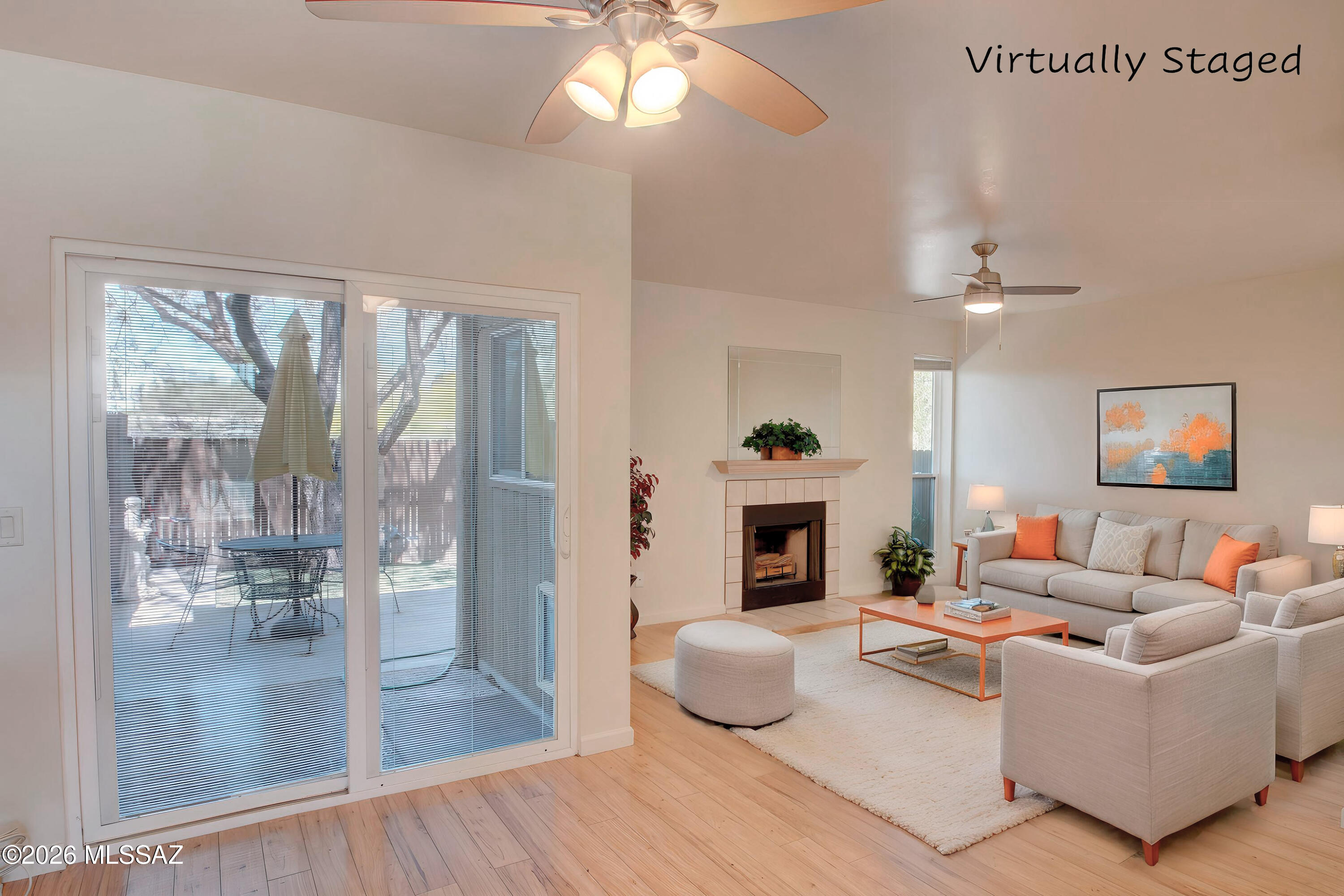 947 N Camino Seco
