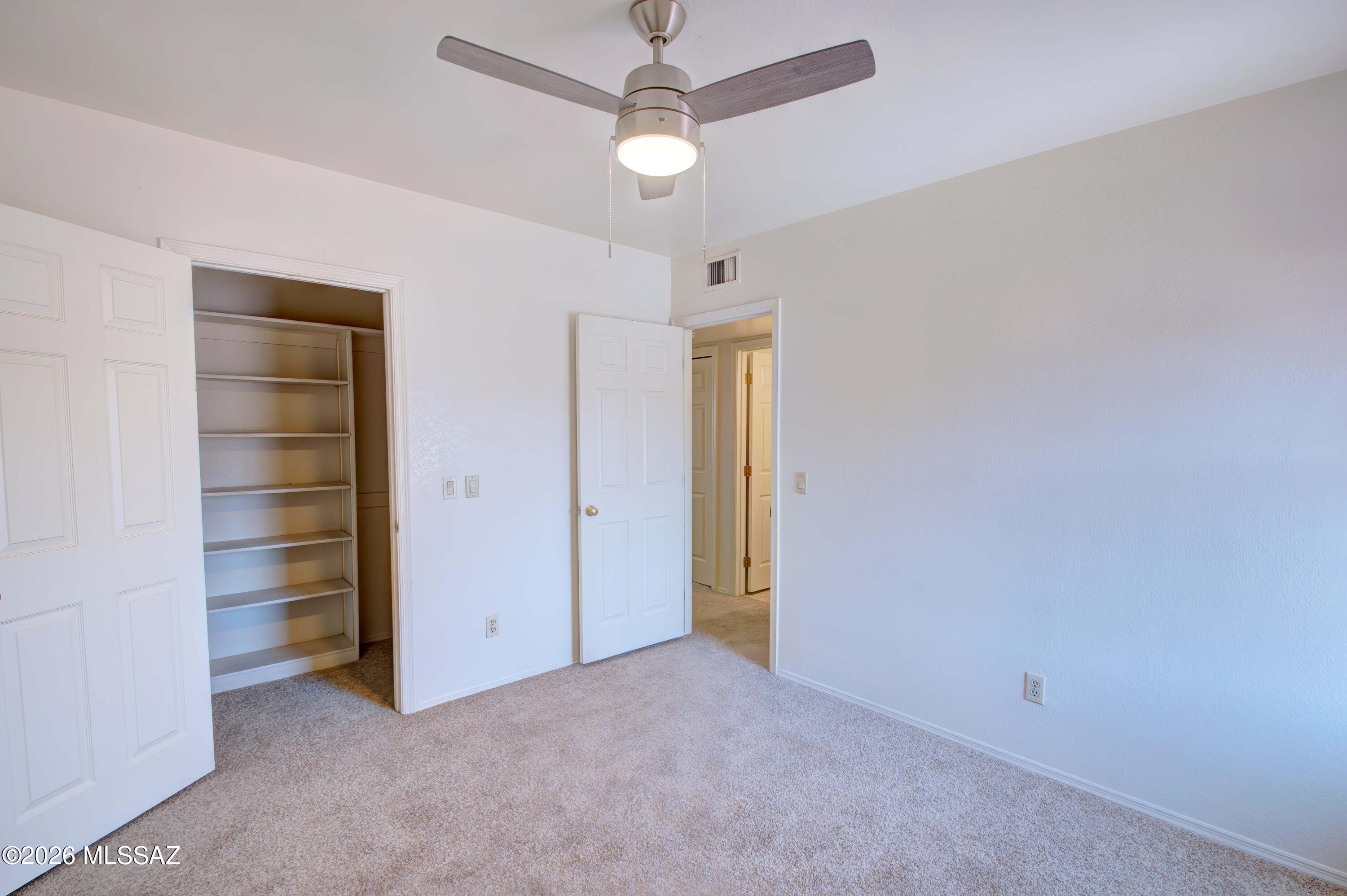 947 N Camino Seco