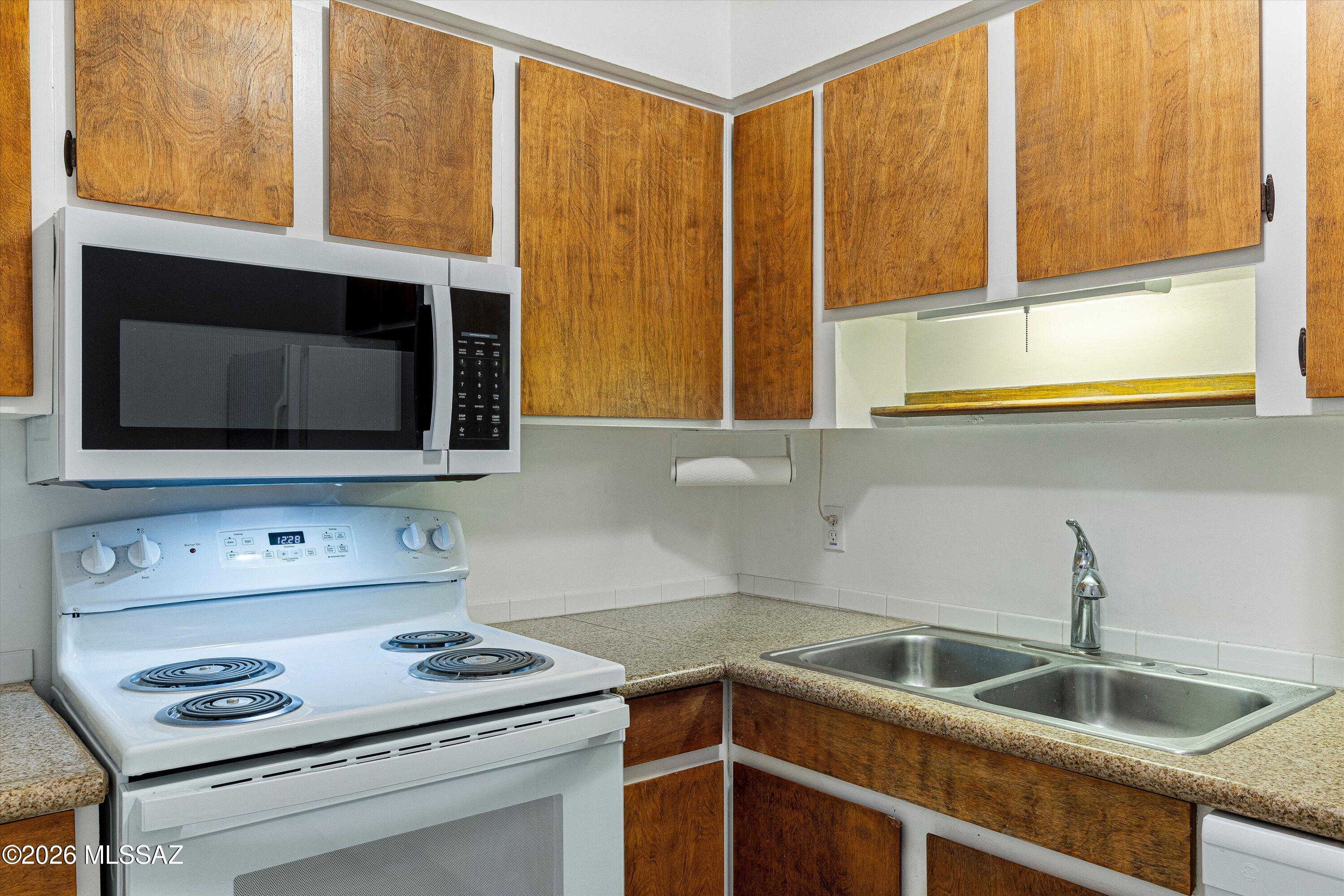 1620 N Wilmot Road D170
