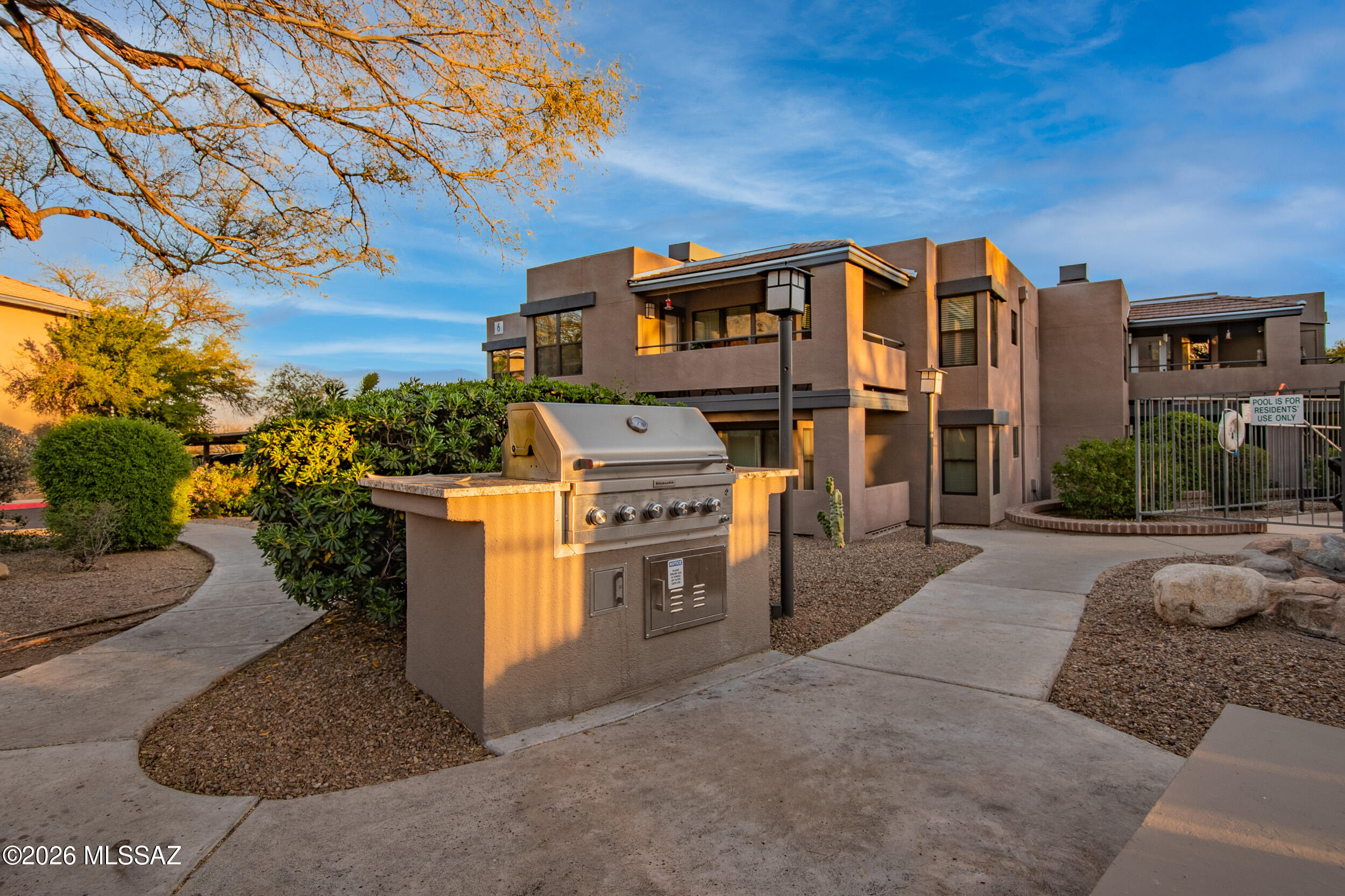 5855 N Kolb Road 6103