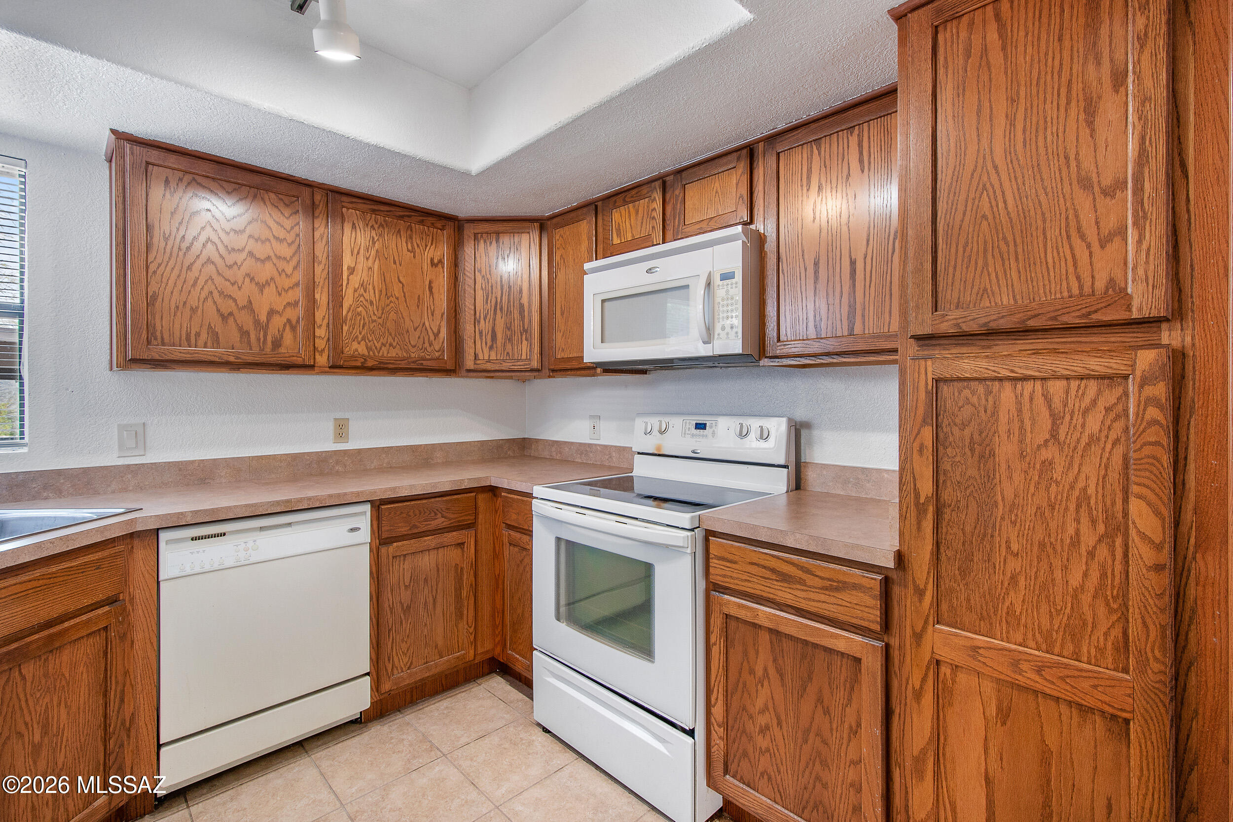 5855 N Kolb Road 6103