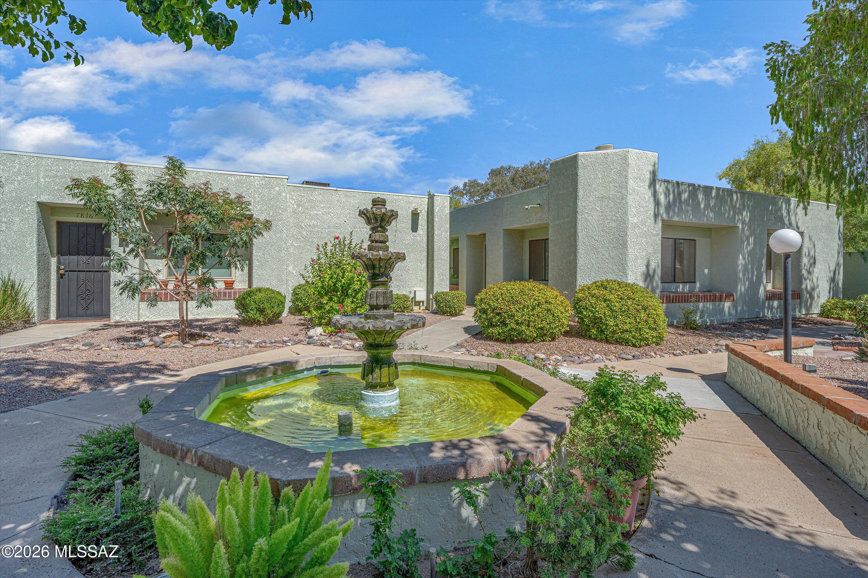 7808 N La Cañada Drive