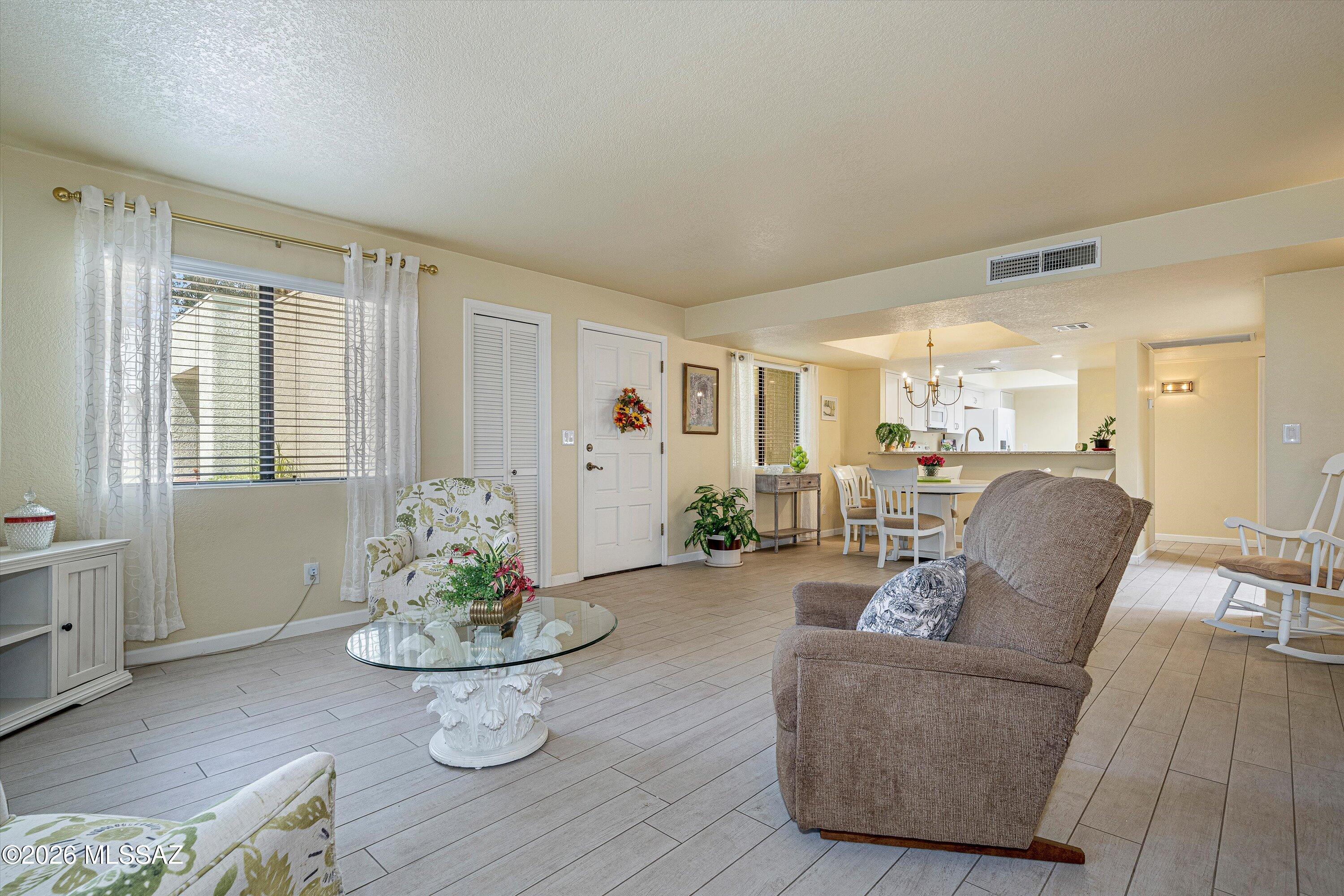 7808 N La Cañada Drive