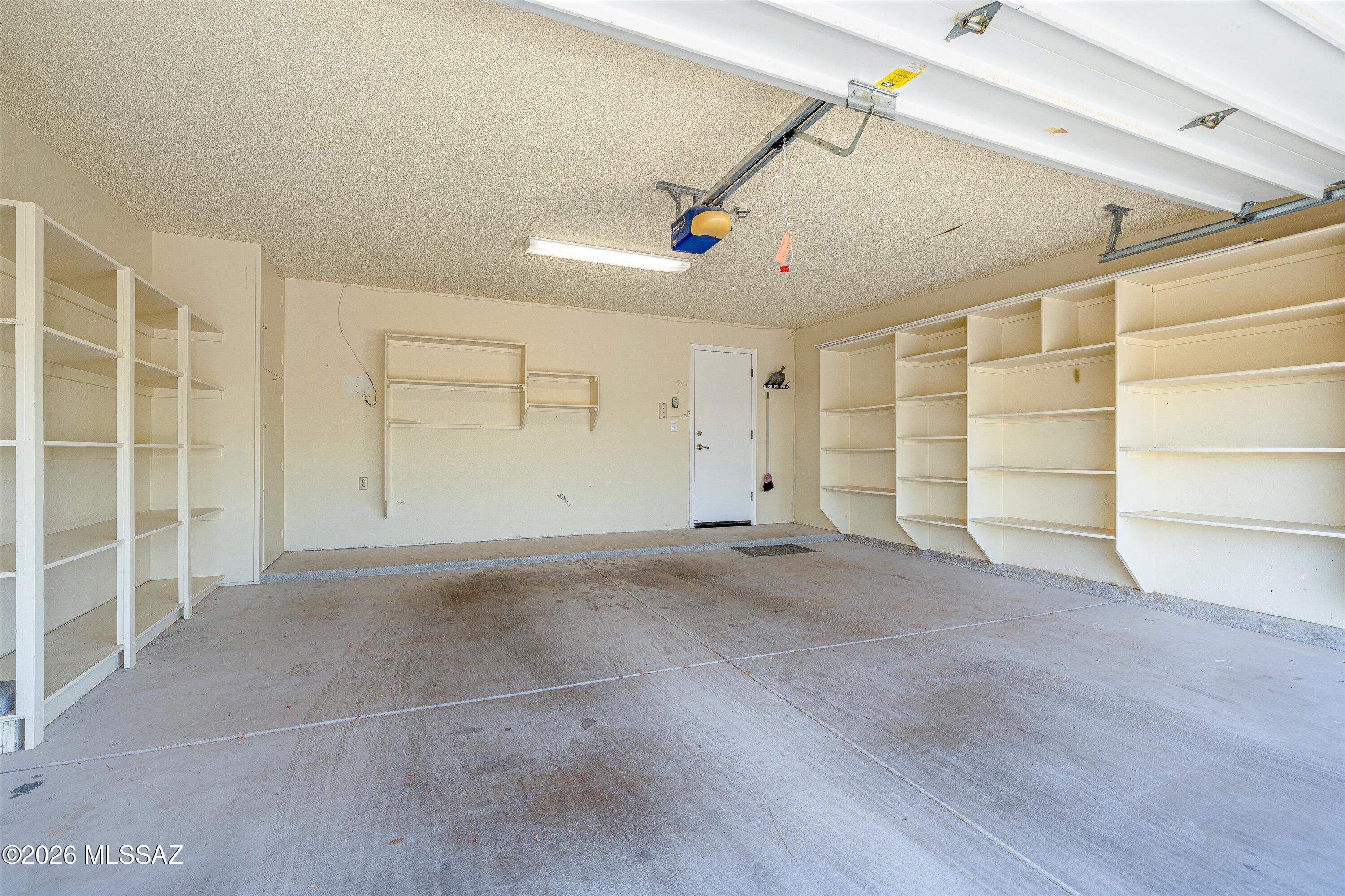 7808 N La Cañada Drive