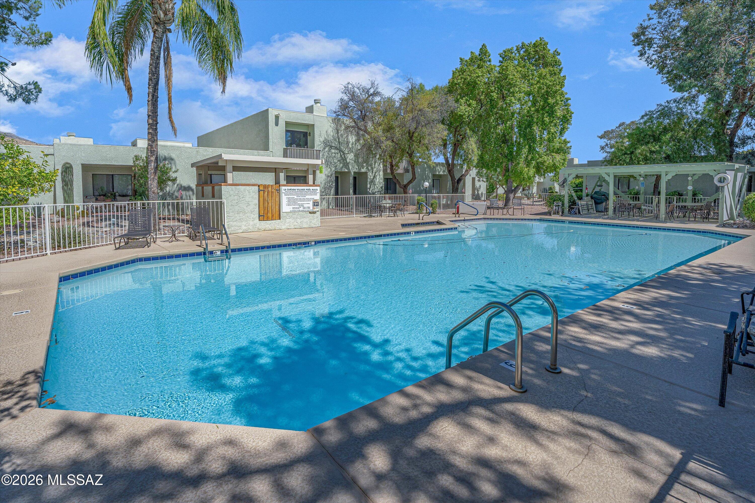 7808 N La Cañada Drive