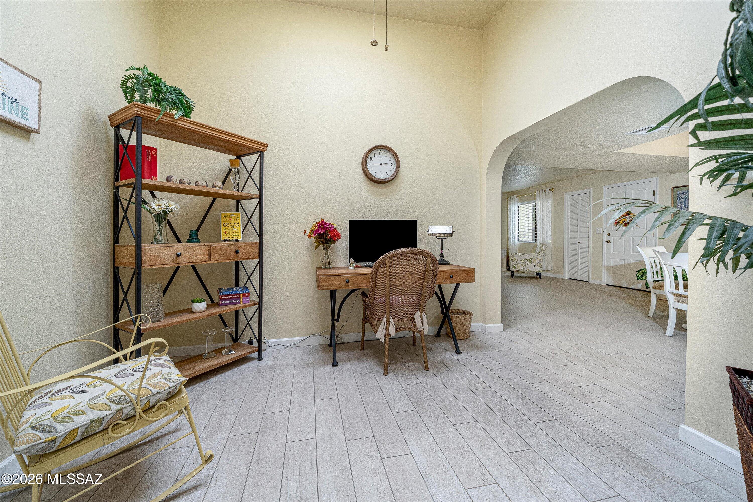 7808 N La Cañada Drive