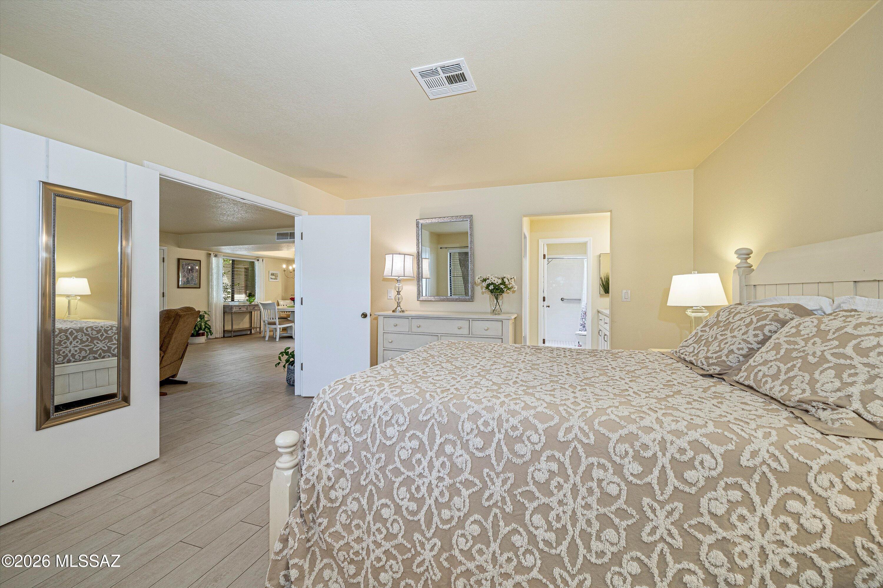 7808 N La Cañada Drive