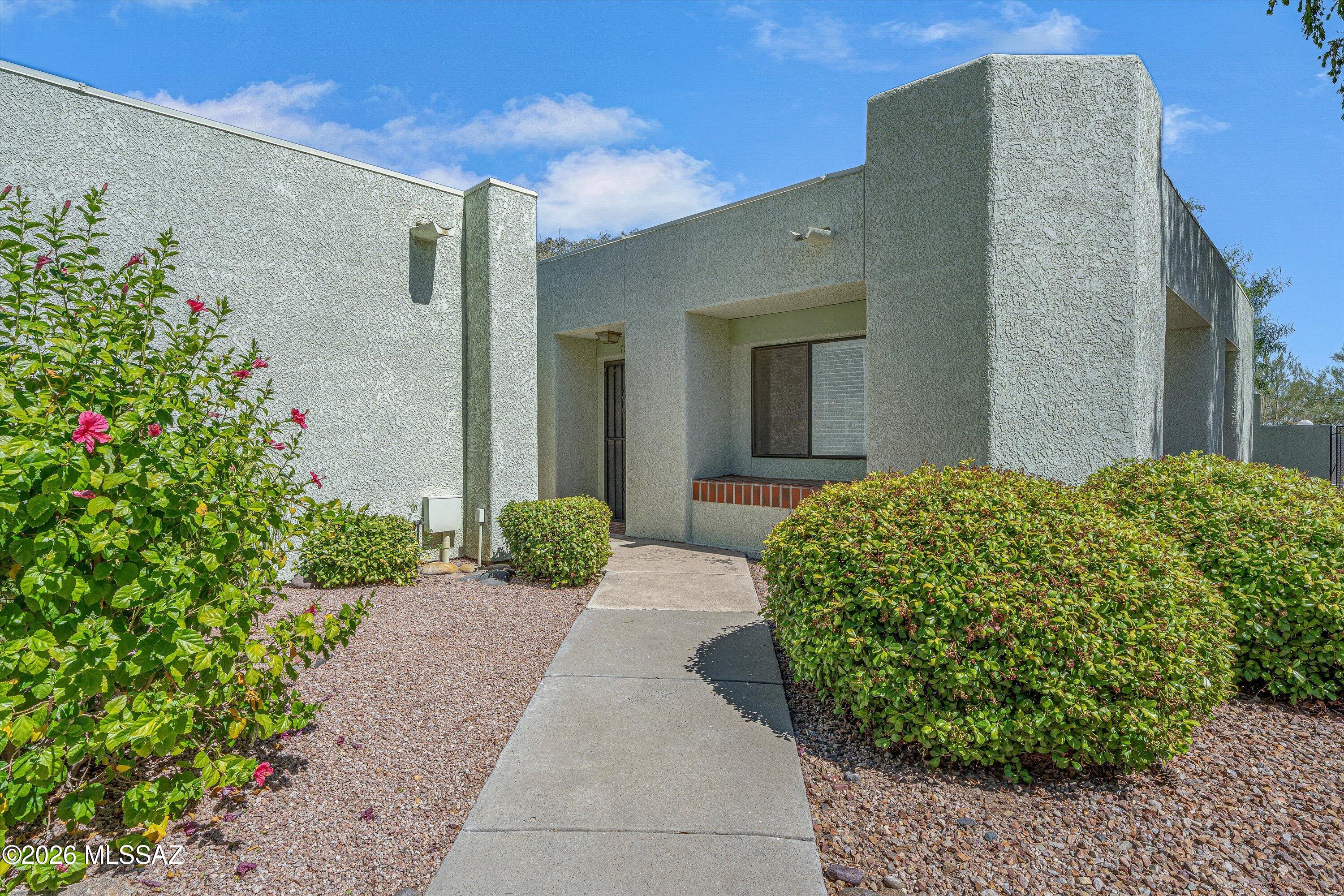 7808 N La Cañada Drive