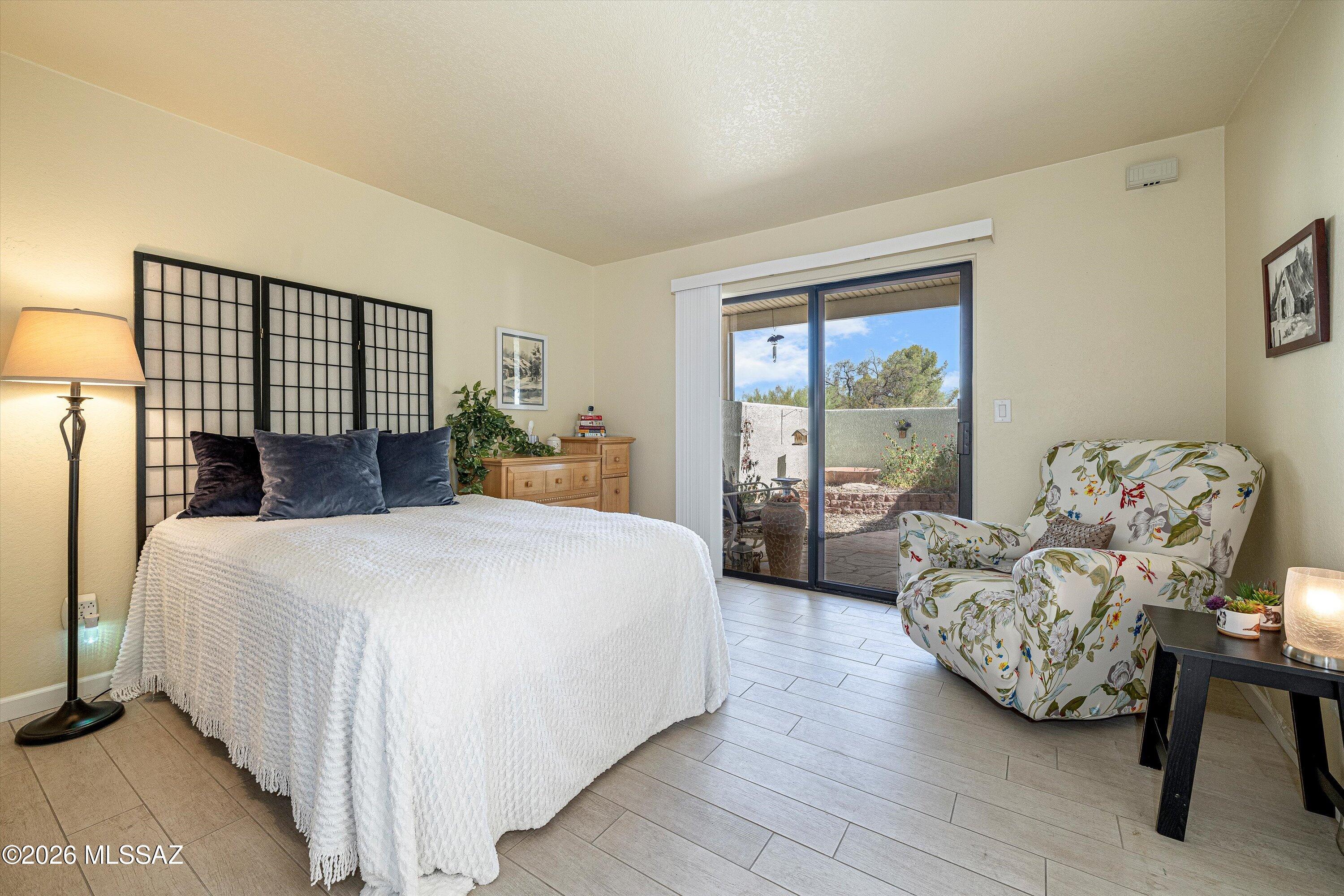 7808 N La Cañada Drive