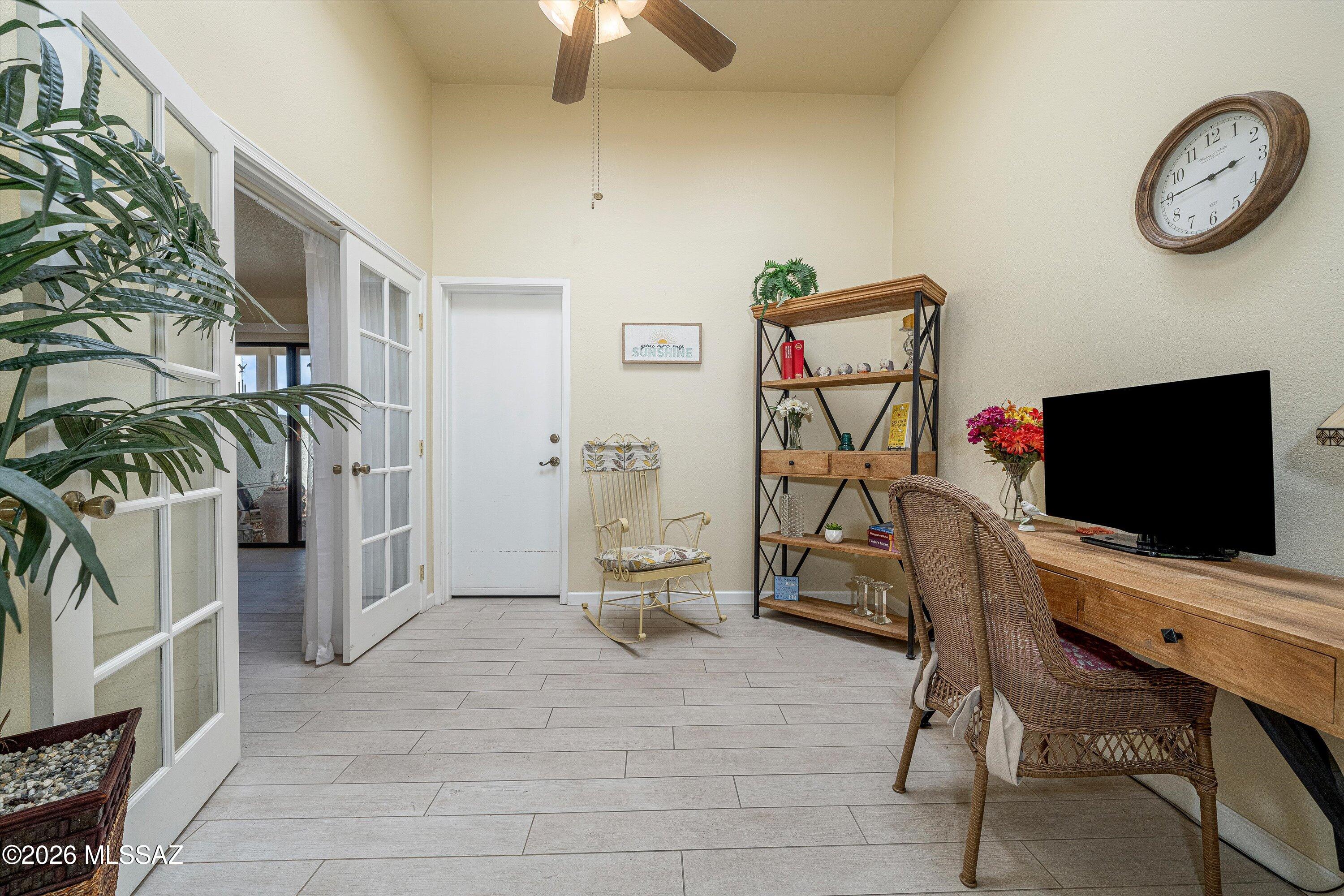 7808 N La Cañada Drive