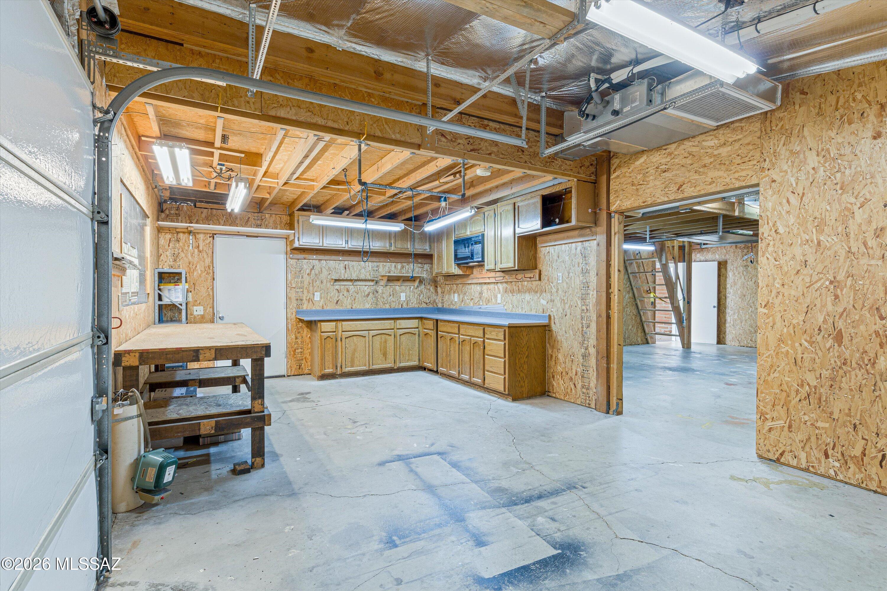 2871 N Longhorn Drive