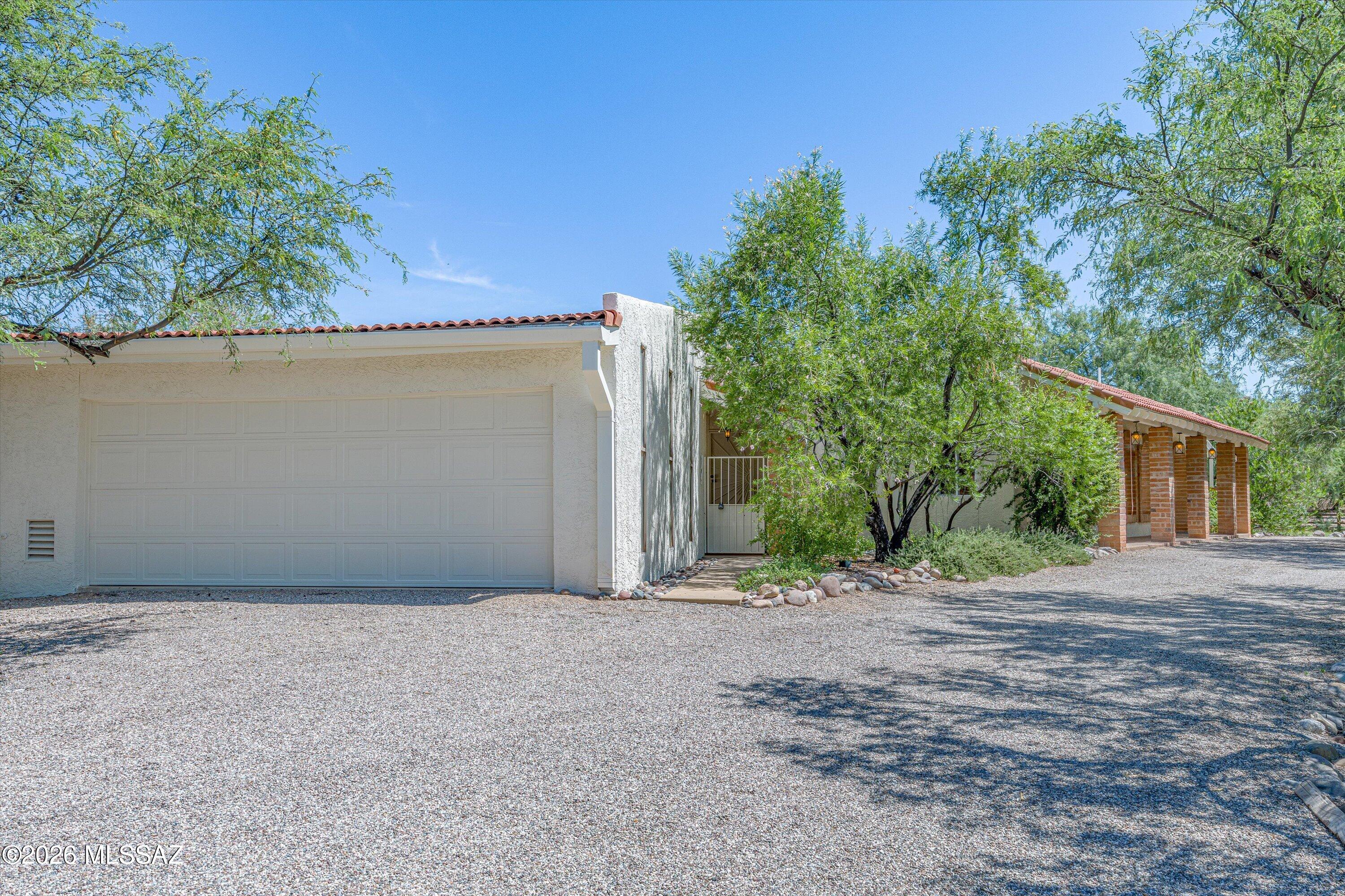 2871 N Longhorn Drive