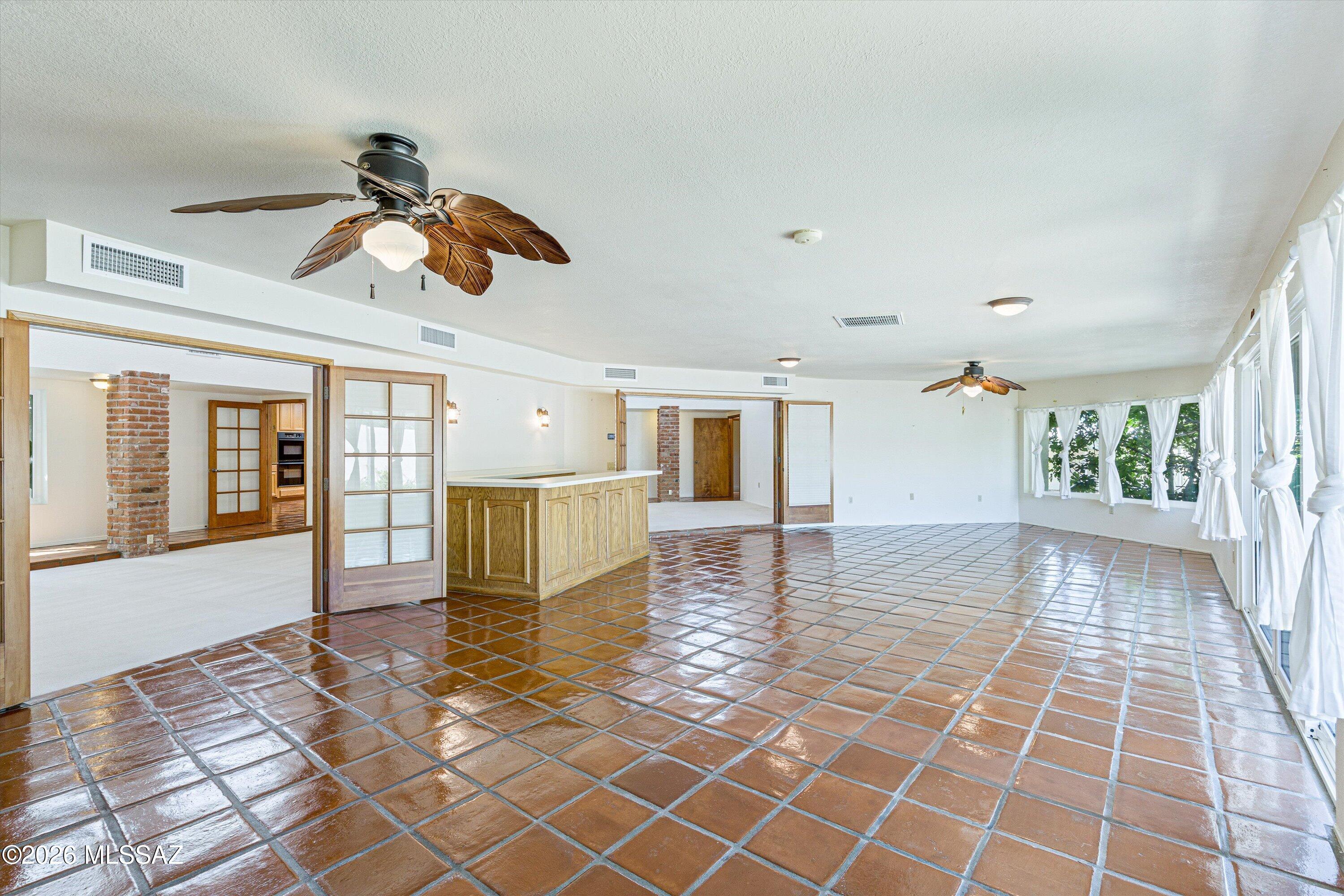 2871 N Longhorn Drive