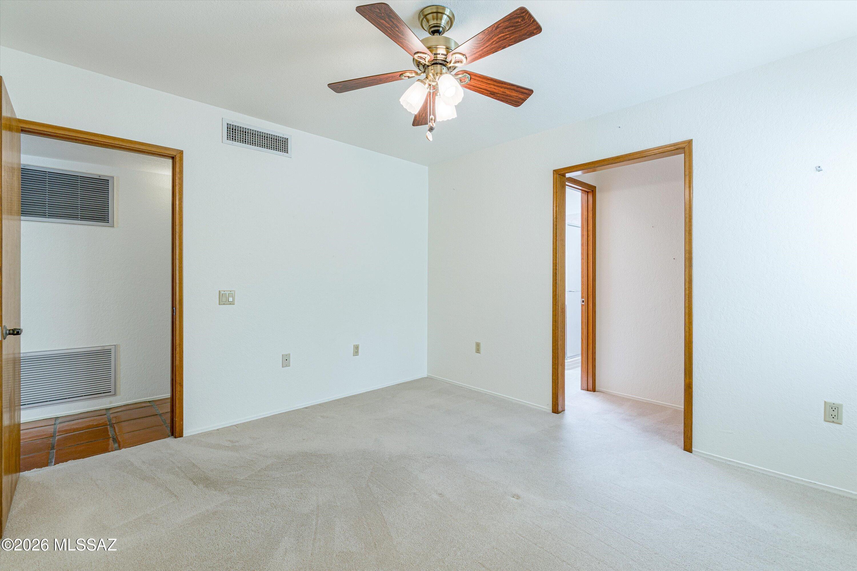 2871 N Longhorn Drive