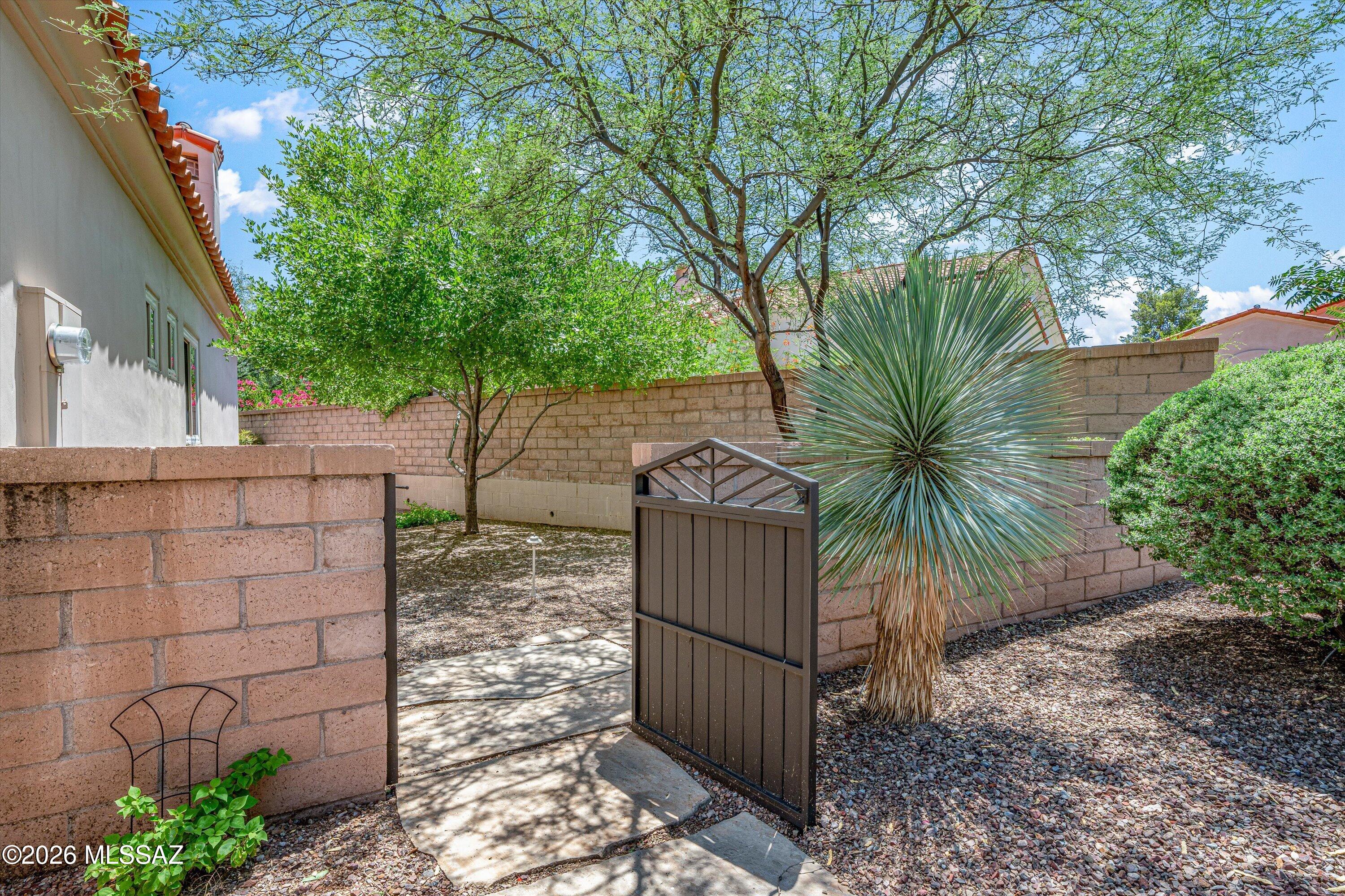 7144 E Placita Rancho La Cholla