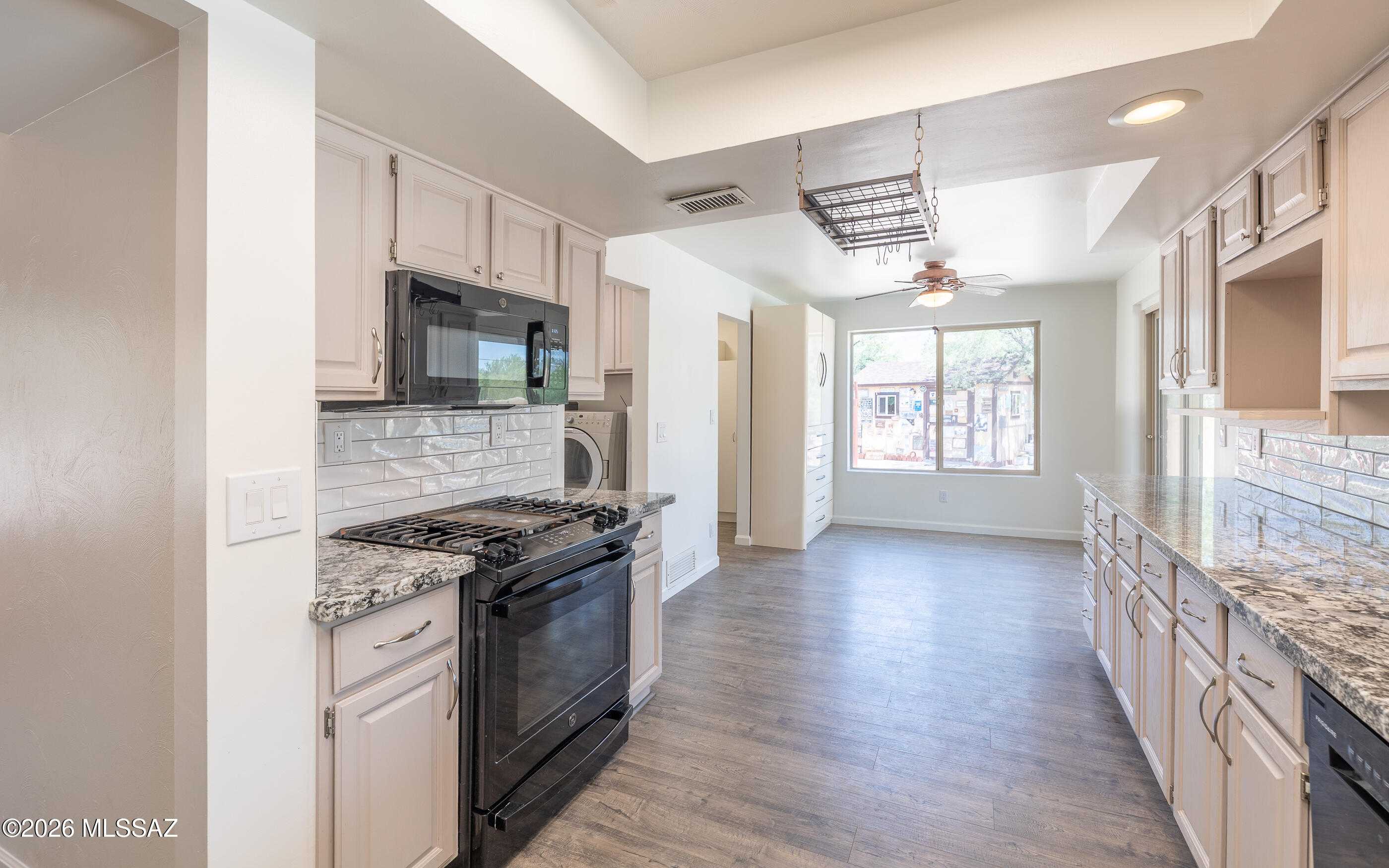 2942 N Longhorn Drive