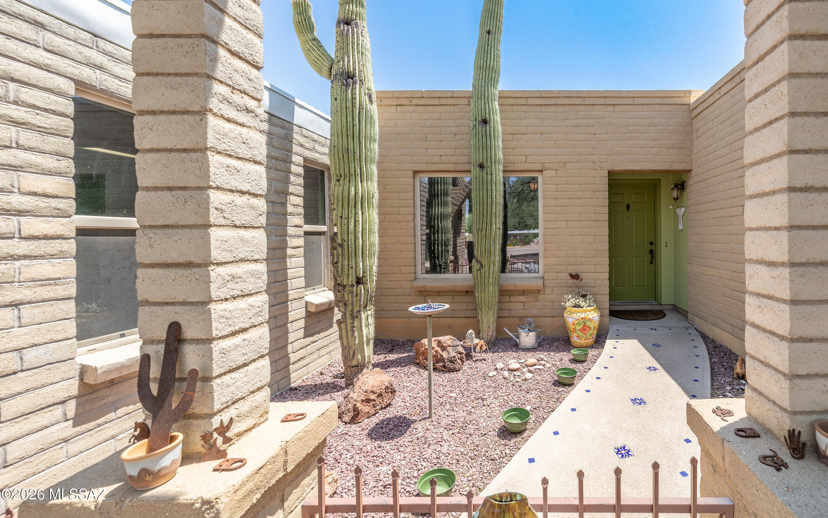 2942 N Longhorn Drive