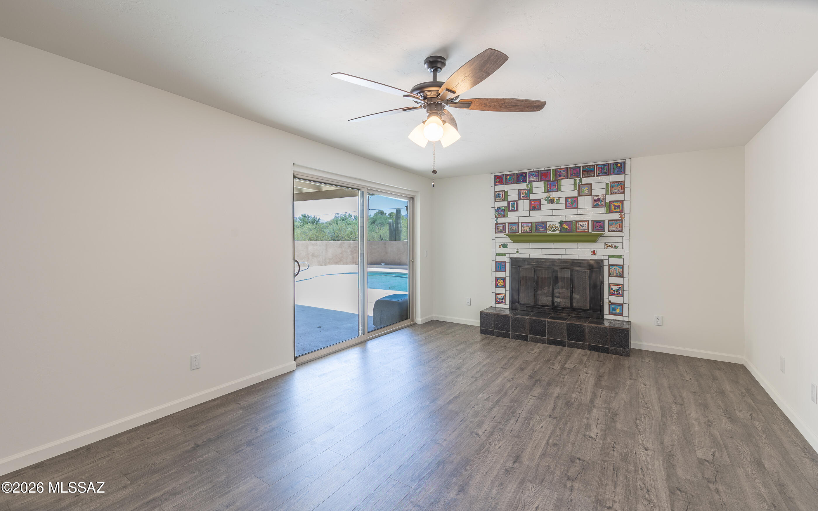 2942 N Longhorn Drive