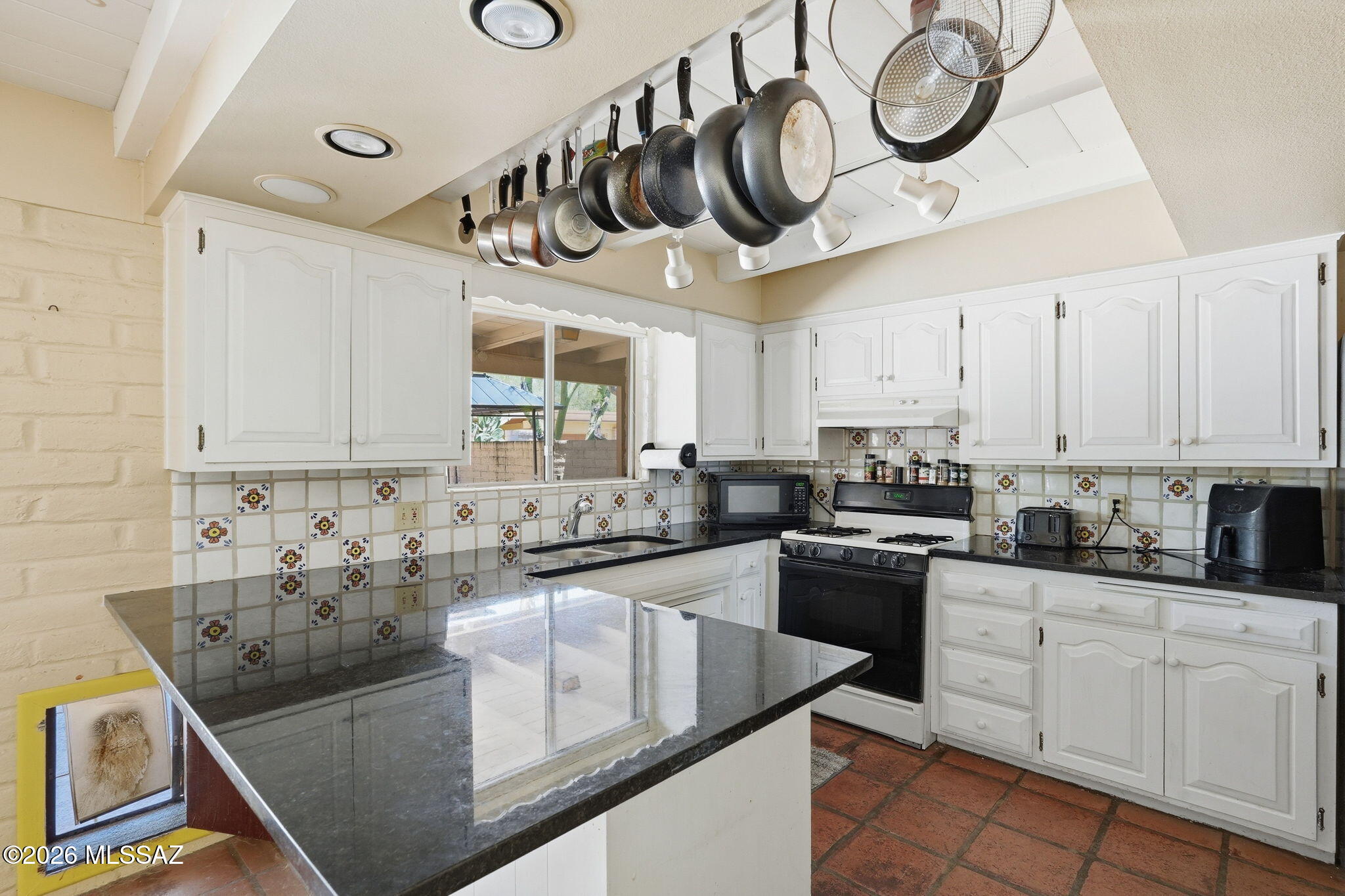 4390 N Camino Vinorama