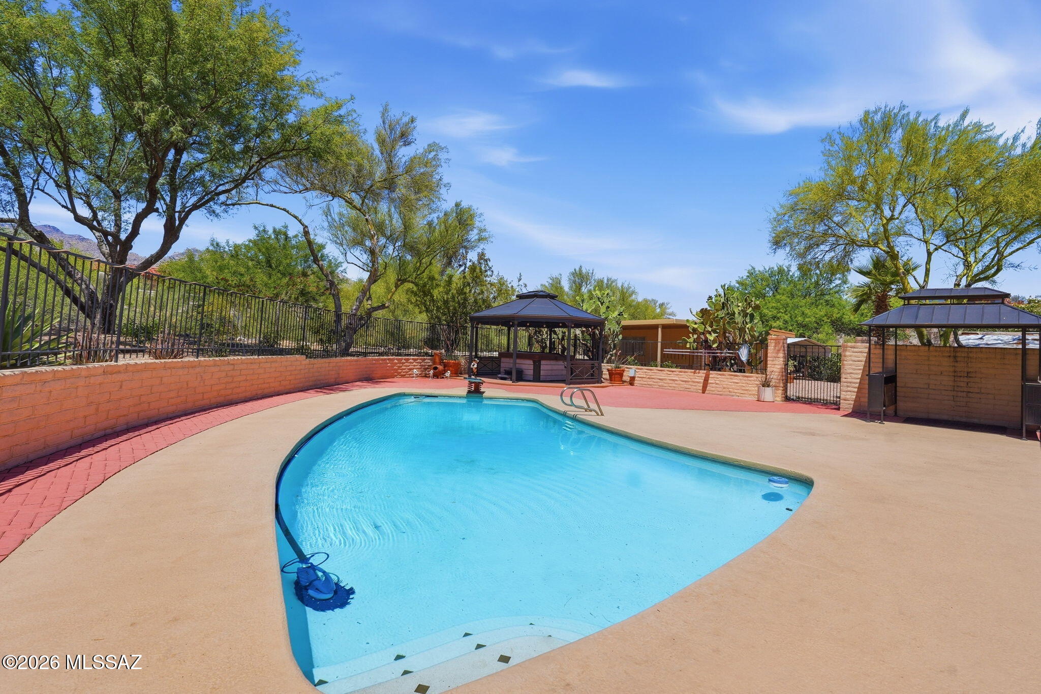 4390 N Camino Vinorama