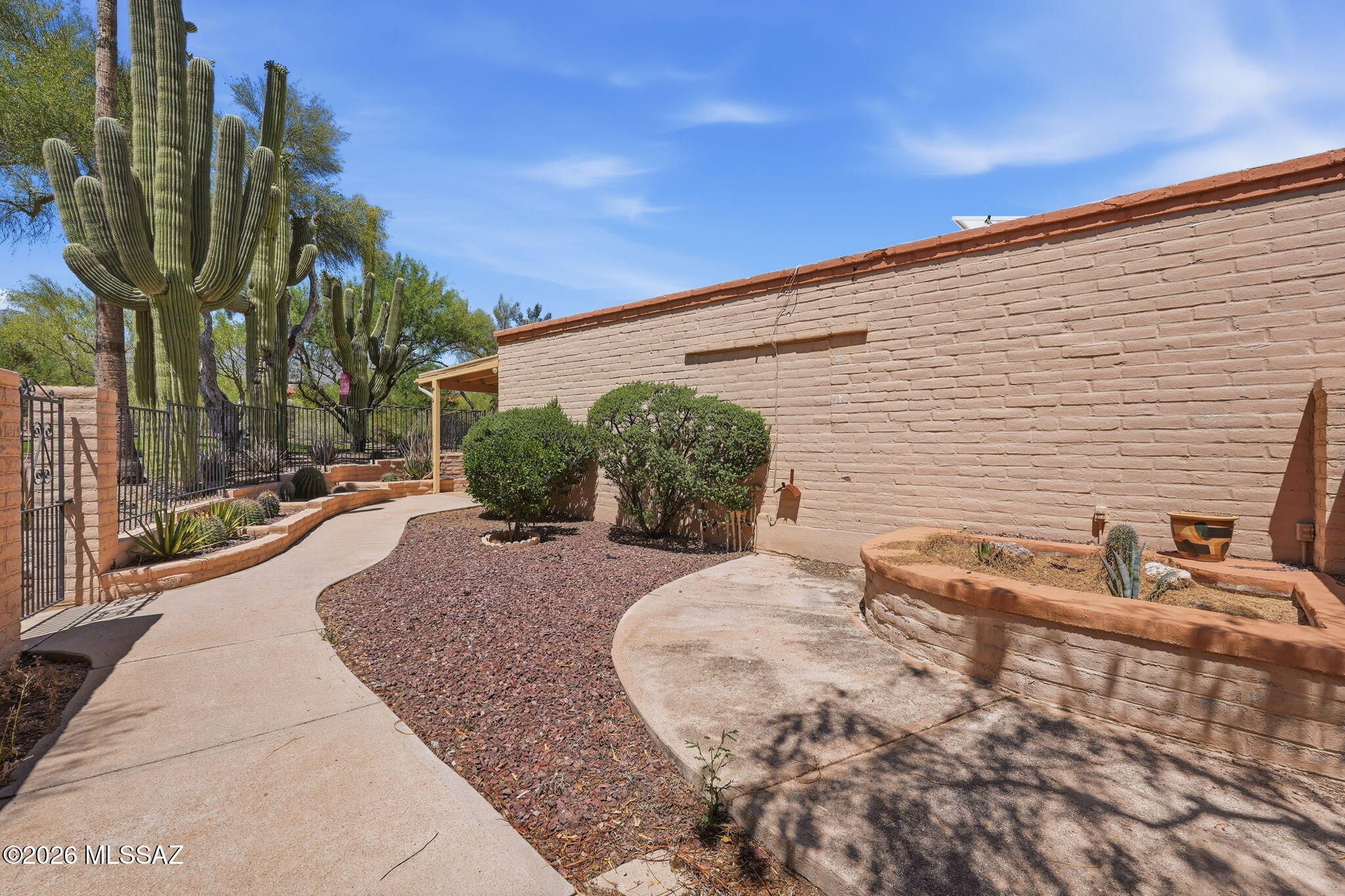 4390 N Camino Vinorama
