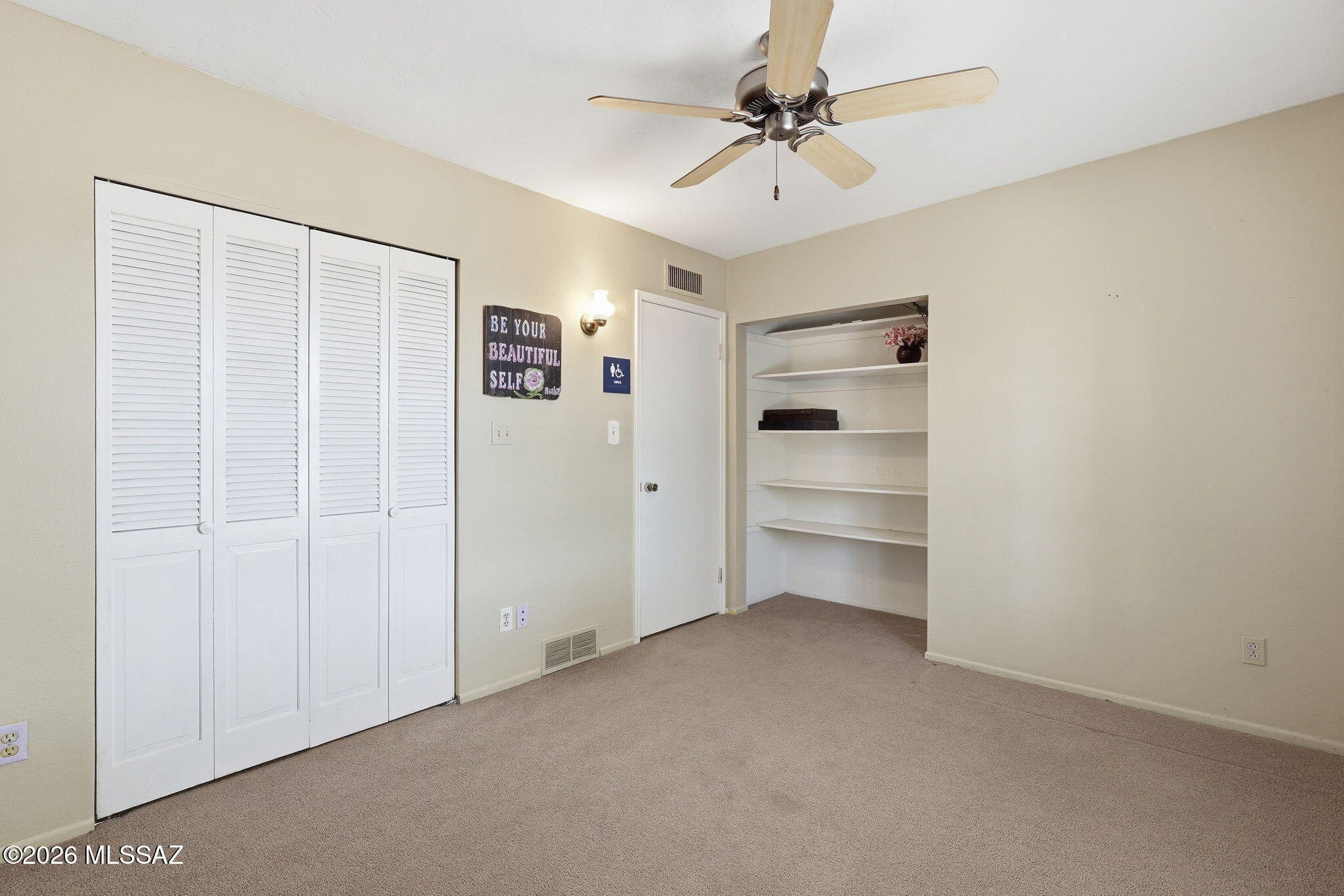 4390 N Camino Vinorama