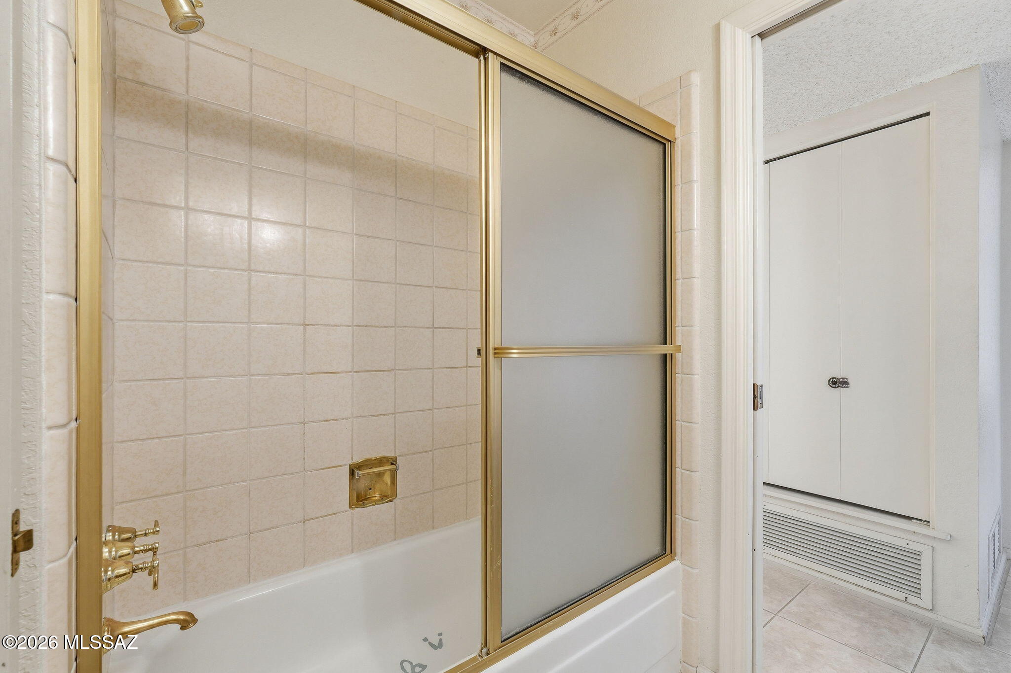 6904 E Camino Del Dorado