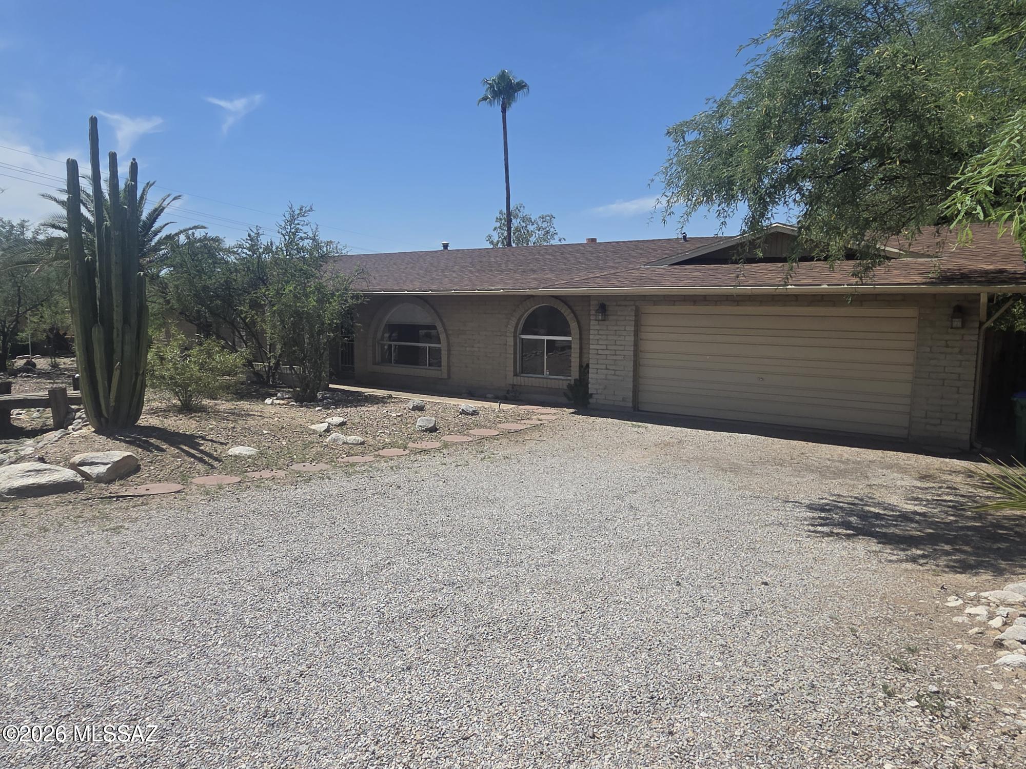3401 N Bacobi Avenue