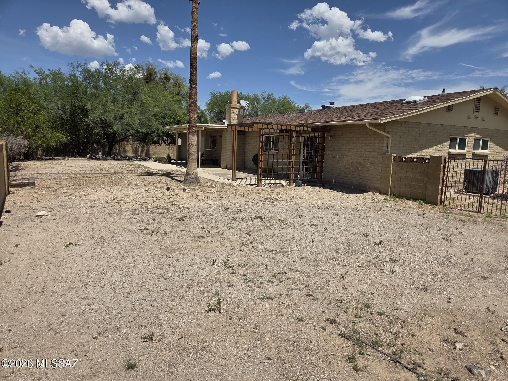 3401 N Bacobi Avenue