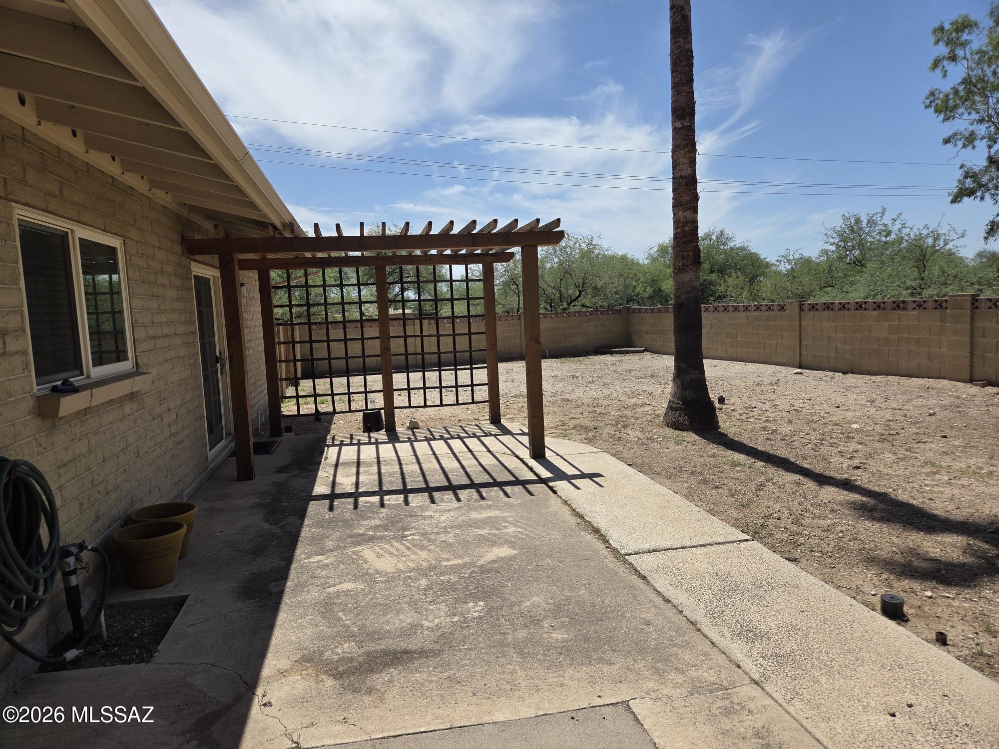 3401 N Bacobi Avenue