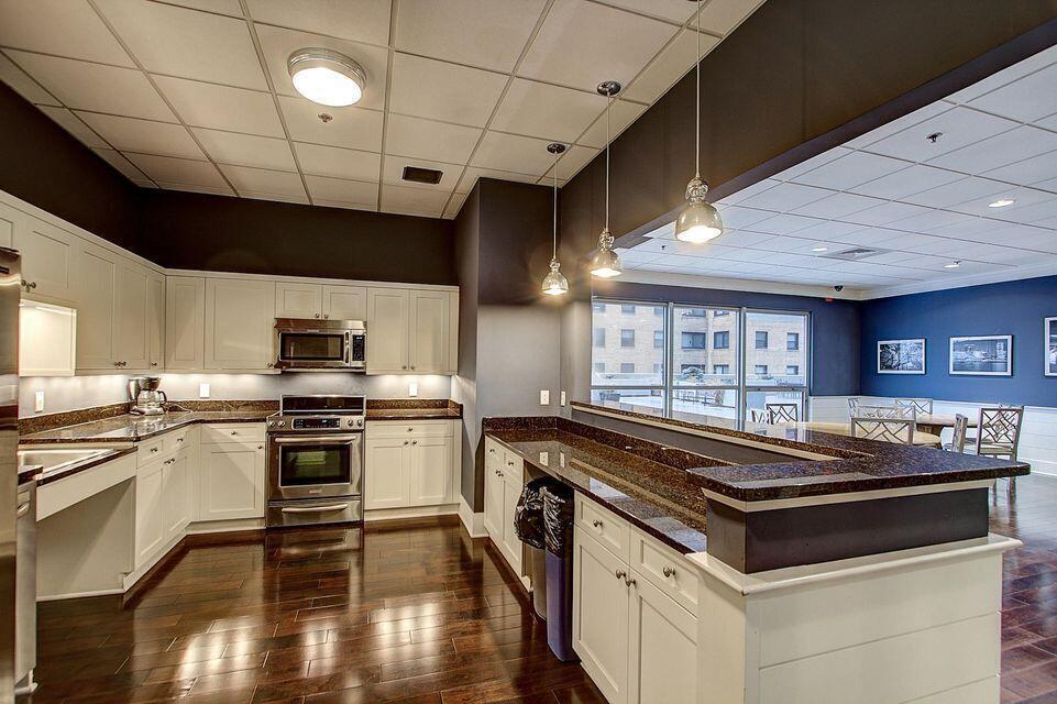 1660 N Prospect Ave Unit: 809