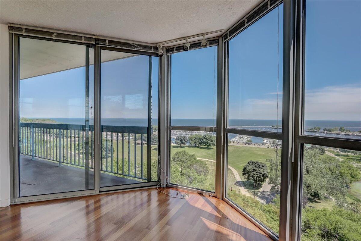 1660 N Prospect Ave Unit: 809