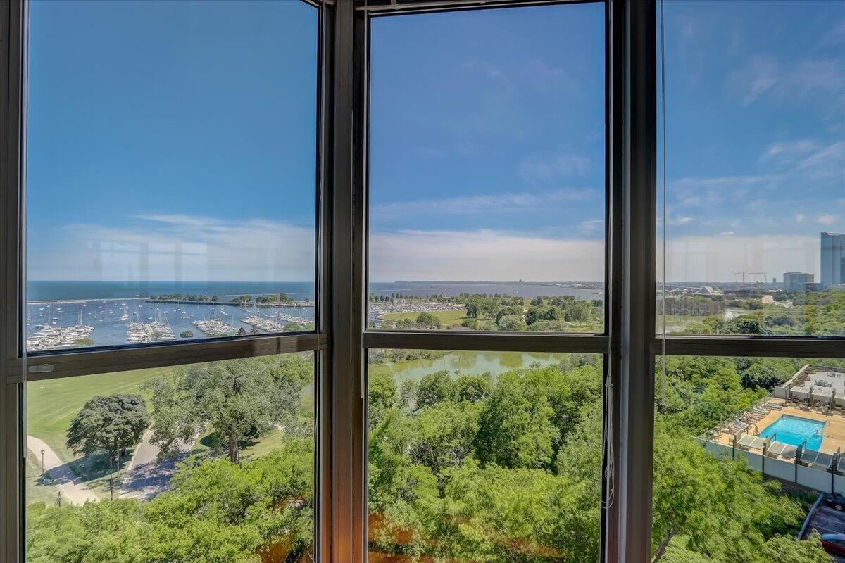1660 N Prospect Ave Unit: 809